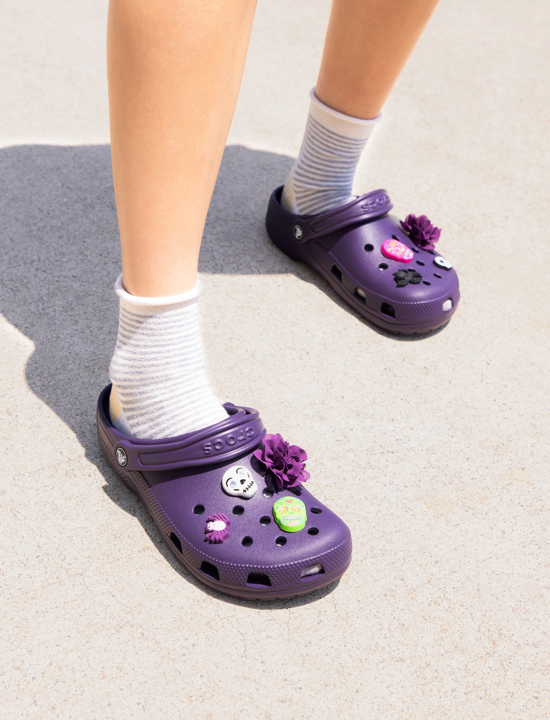 Crocs Classic - כפכפי קרוקס קלאסים בצבע איריס כהה