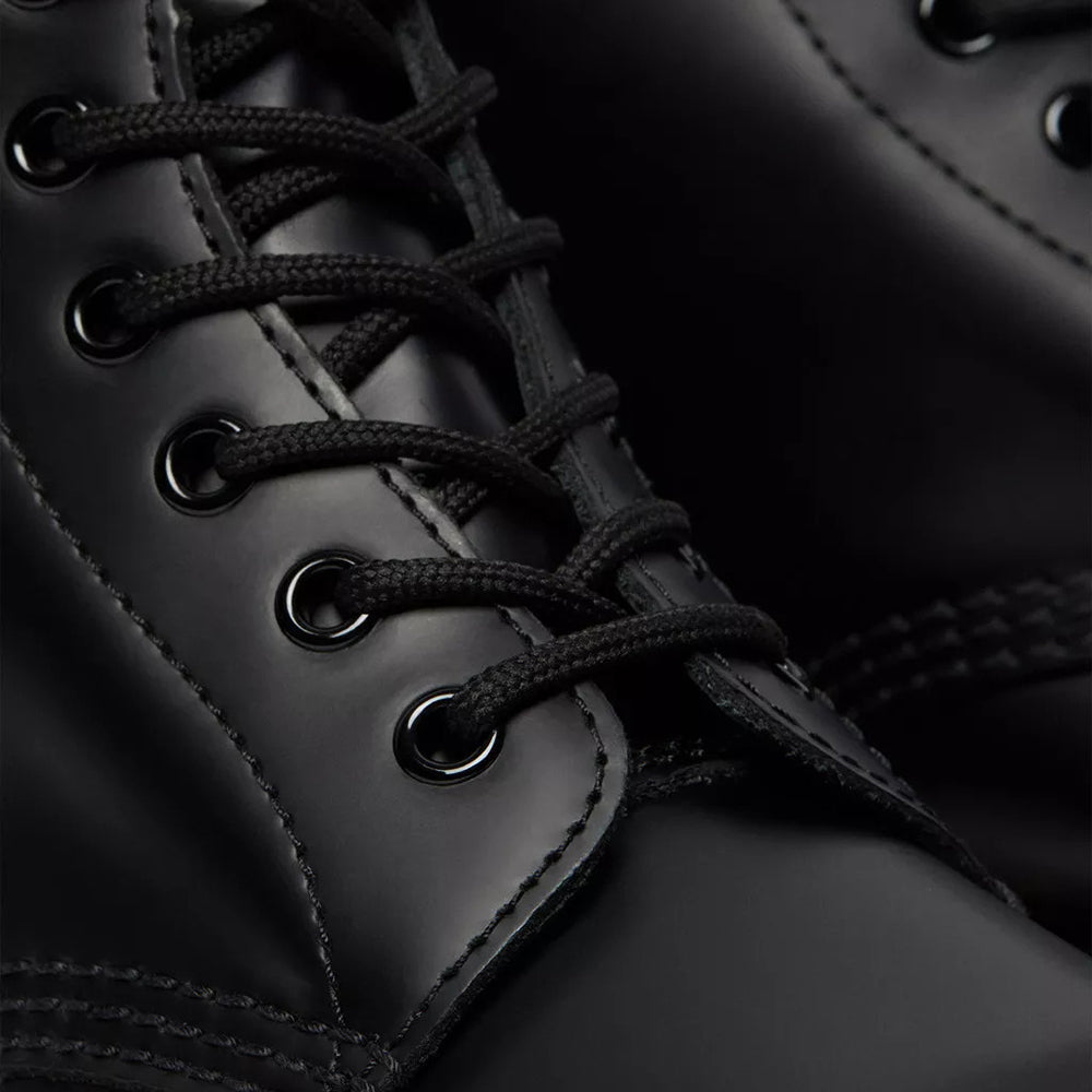 מגפי ד"ר מרטינס 1460 8 Eye Boot Smooth נשים