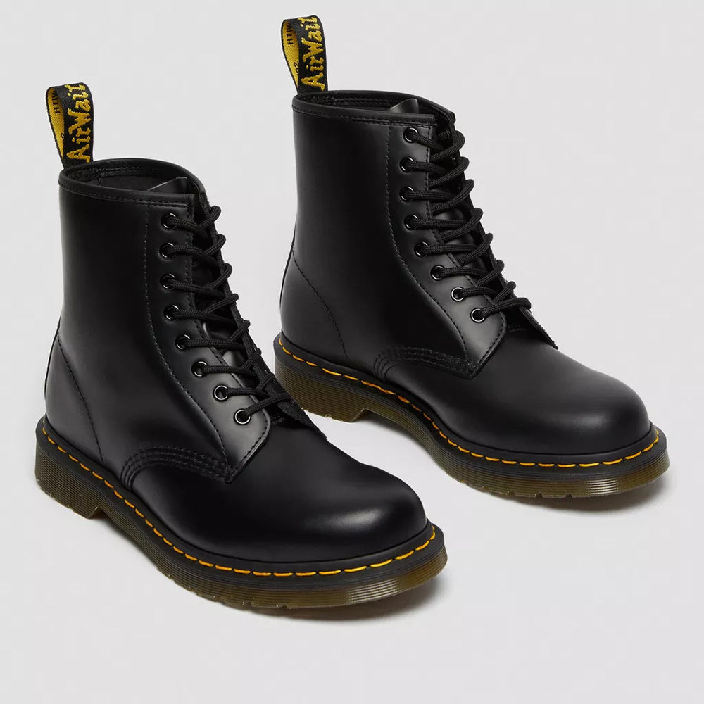 מגפי ד"ר מרטינס 1460 8 Eye Boot Smooth נשים