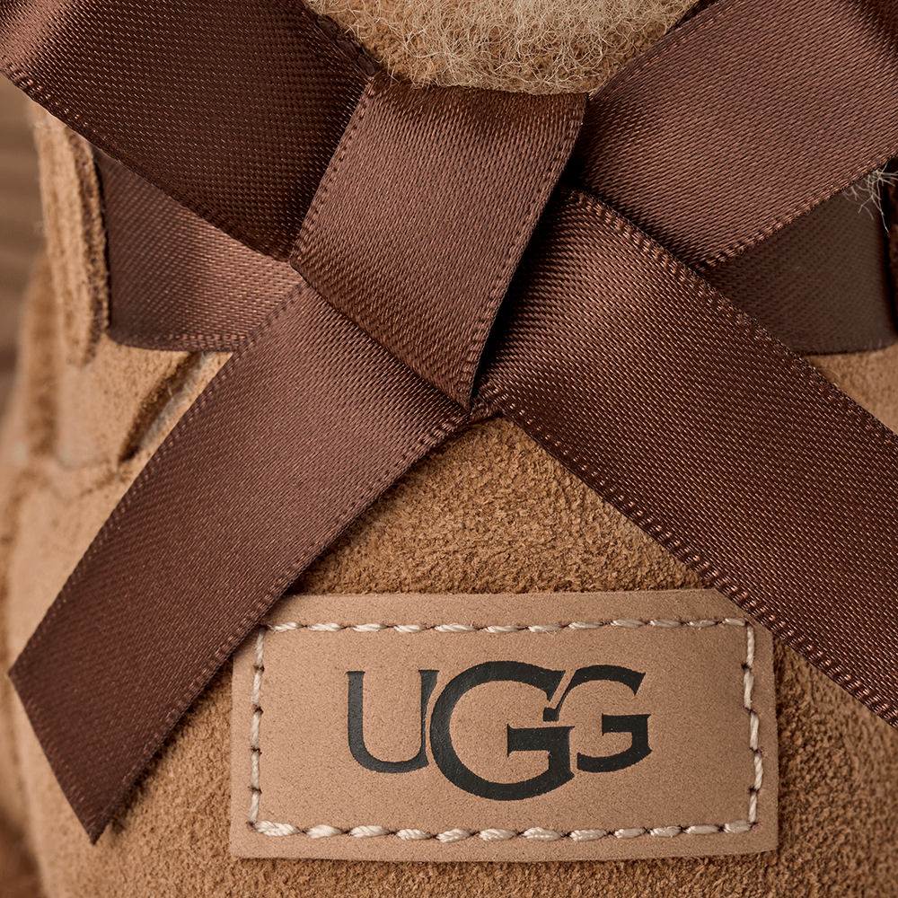 מגפי UGG Ultra Mini Bailey Bow נשים