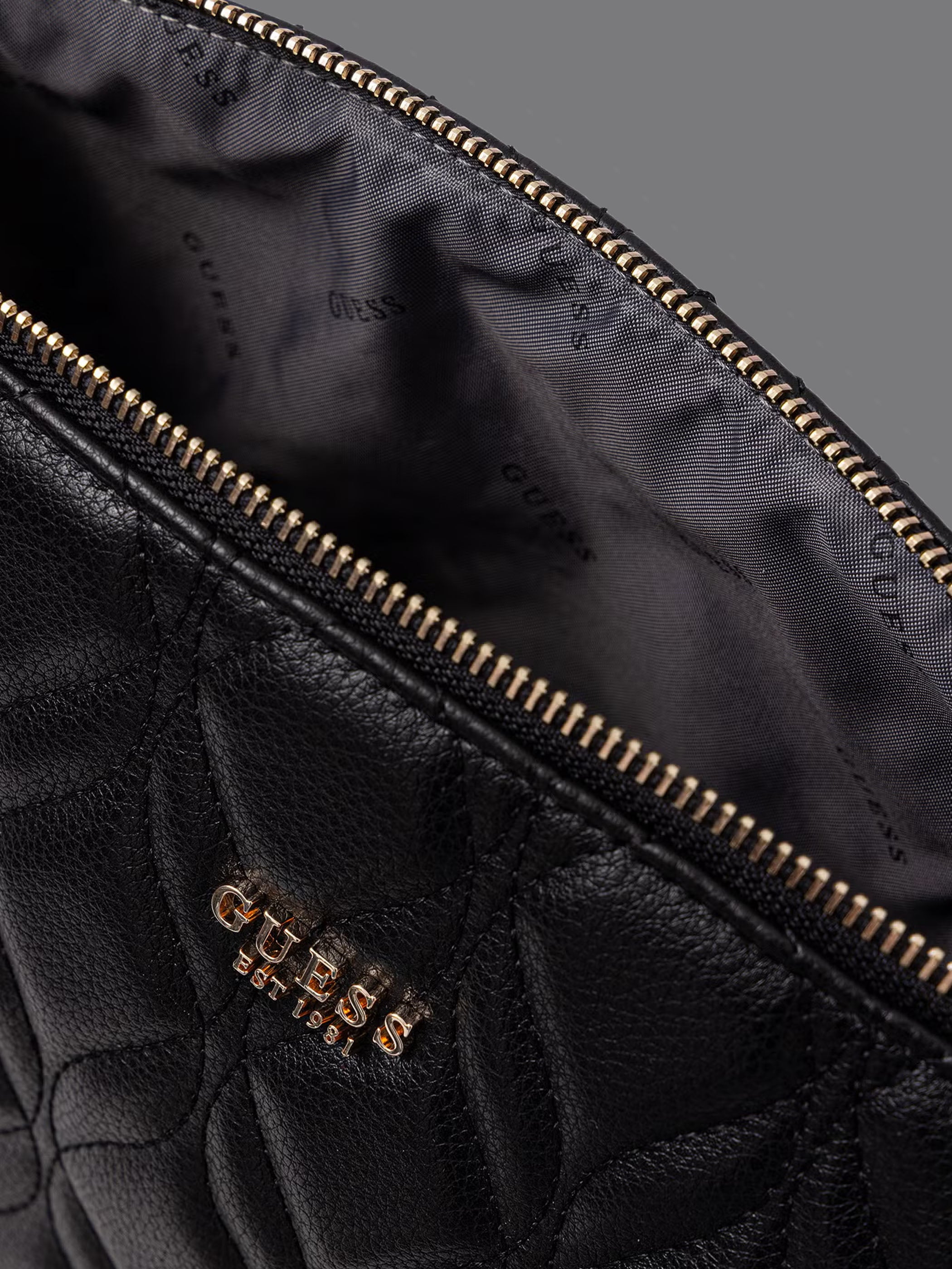 תיק Guess Maxine Xl Top Zip Cosmetic נשים