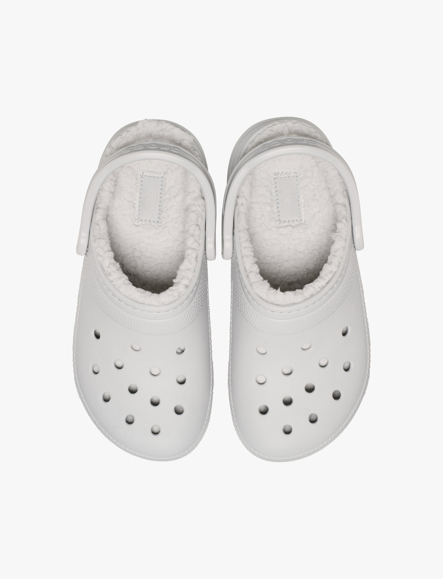 Crocs Classic Lined Clog - כפכפים פרוותיים קרוקס בצבע אפור אטמוספרה