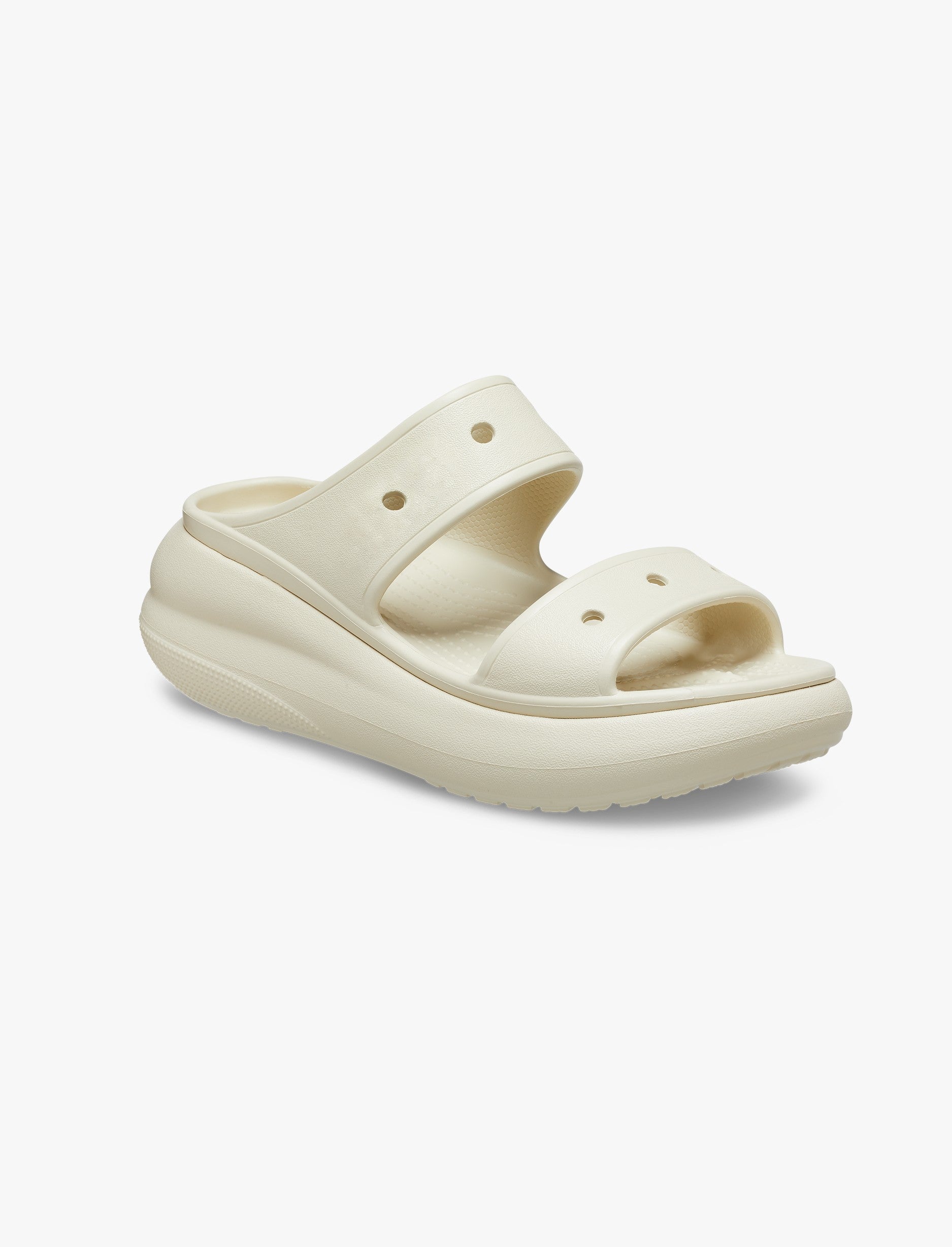 Crocs Classic Crush Sandal - כפכפי קראש קרוקס לנשים בצבע עצם