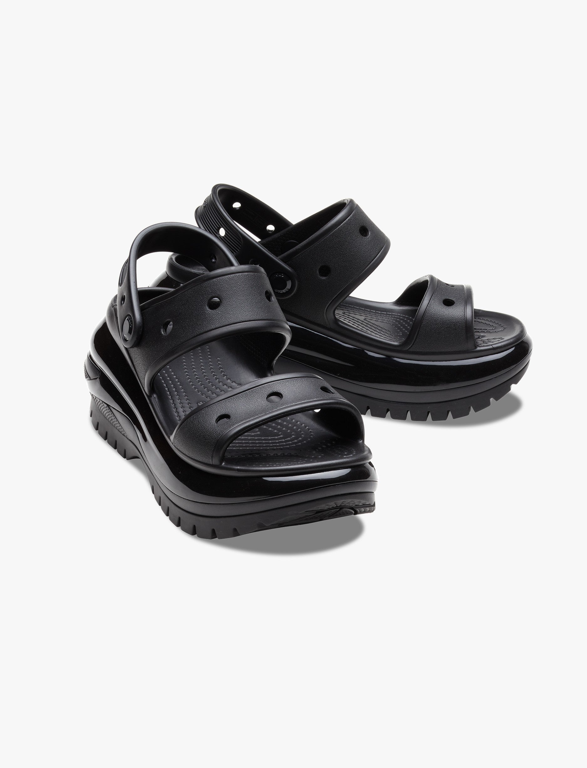 Crocs Classic Mega Crush Sandal - סנדל פלטפורמה קרוקס לנשים בצבע שחור