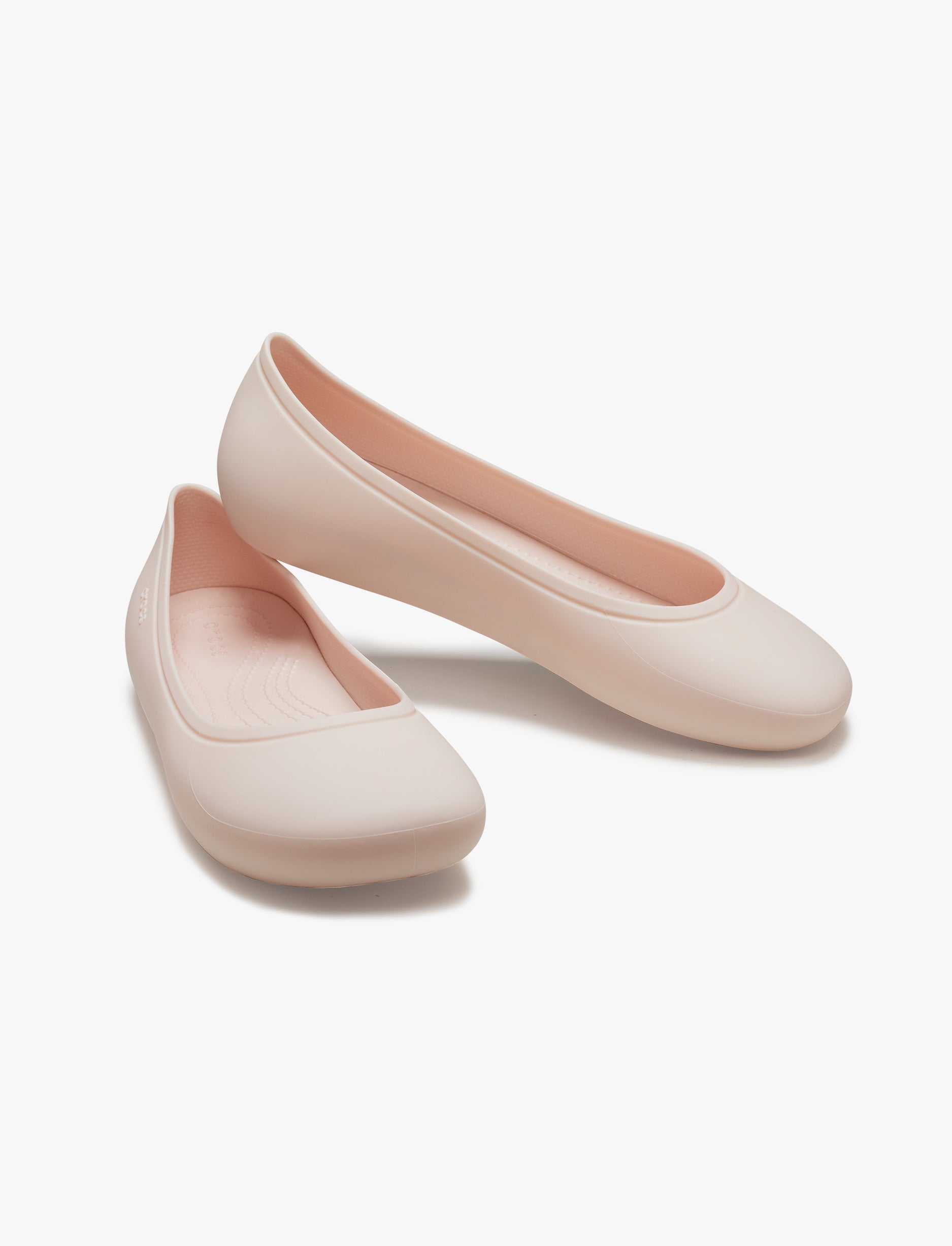 Crocs Brooklyn Flat - נעלי קרוקס שטוחות לנשים בצבע בז' קוורץ