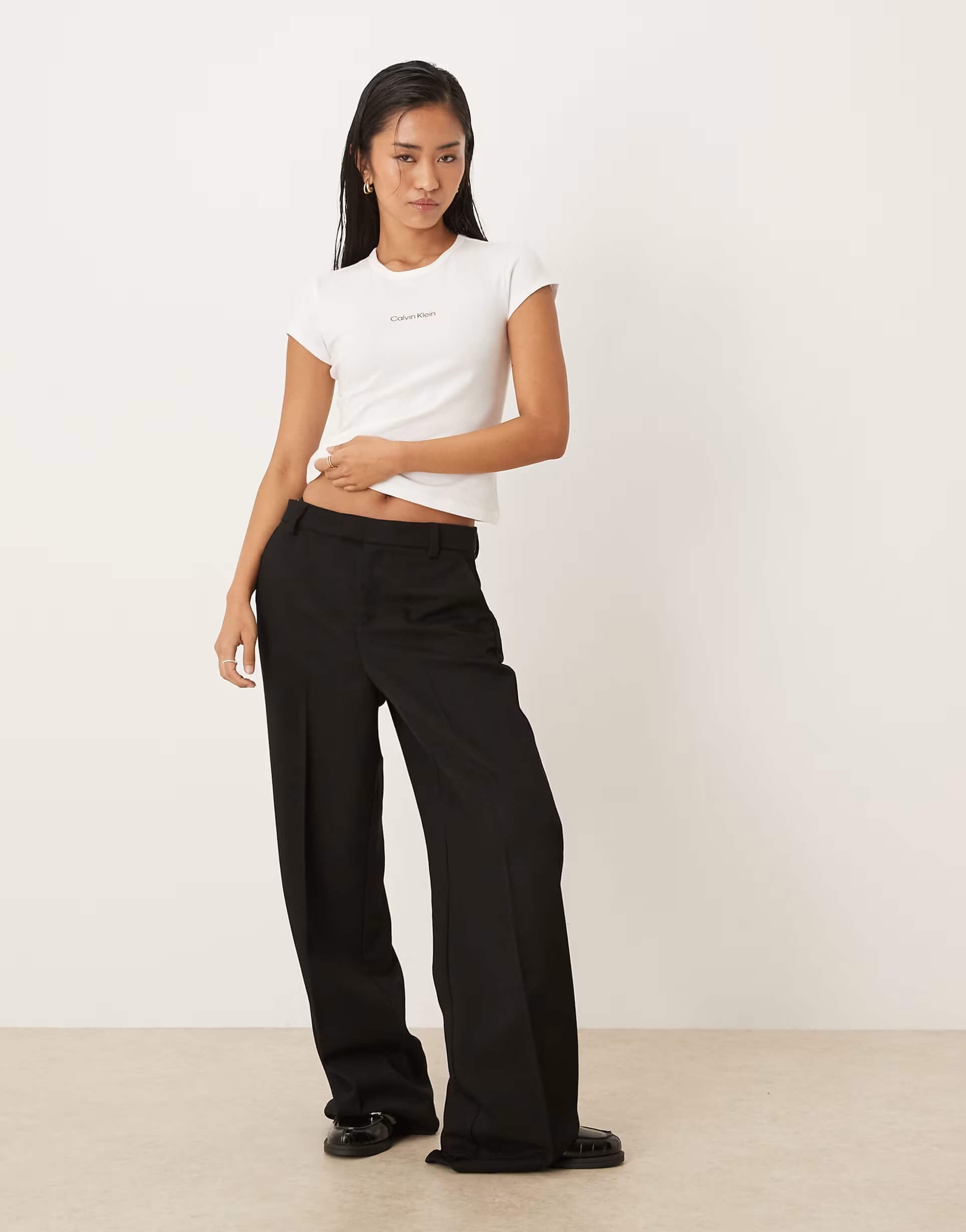 חולצת טישירט קצרה קלווין קליין Placed Institutional נשים