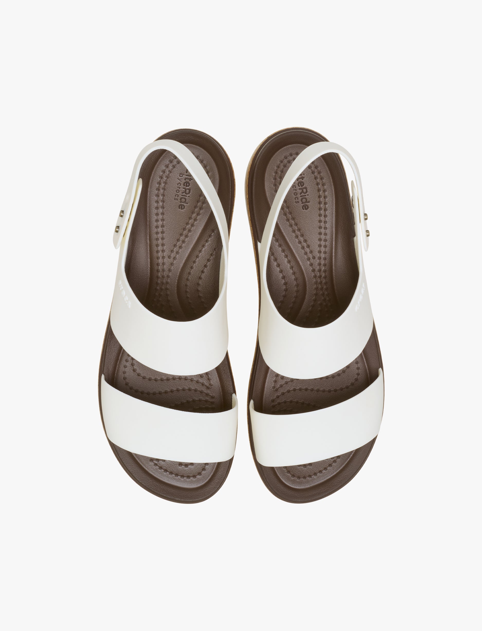 Crocs Brooklyn Cork Low Wedge - סנדלי פלטפורמה קרוקס ברוקלין קורק לנשים בצבע לבן גיר