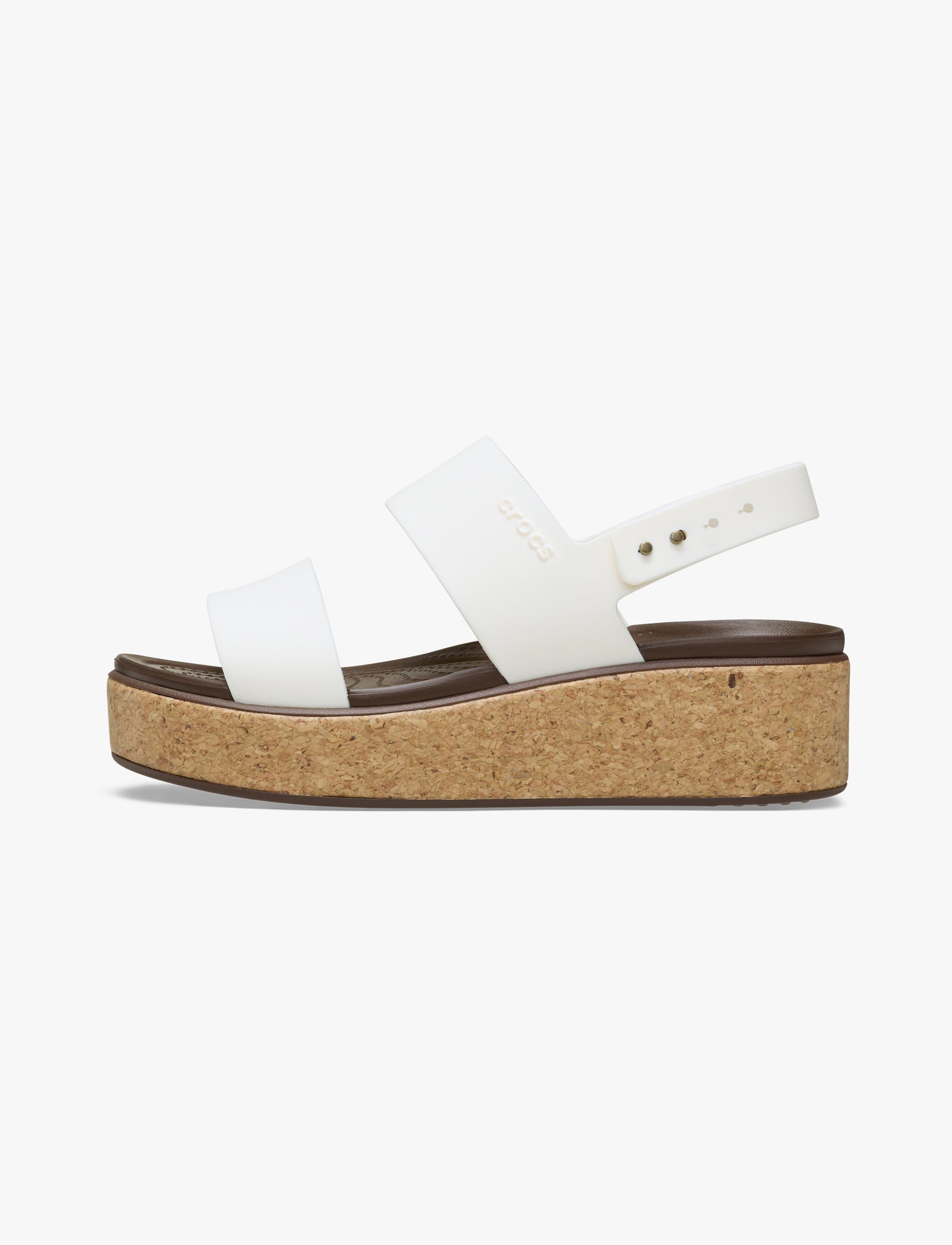 Crocs Brooklyn Cork Low Wedge - סנדלי פלטפורמה קרוקס ברוקלין קורק לנשים בצבע לבן גיר