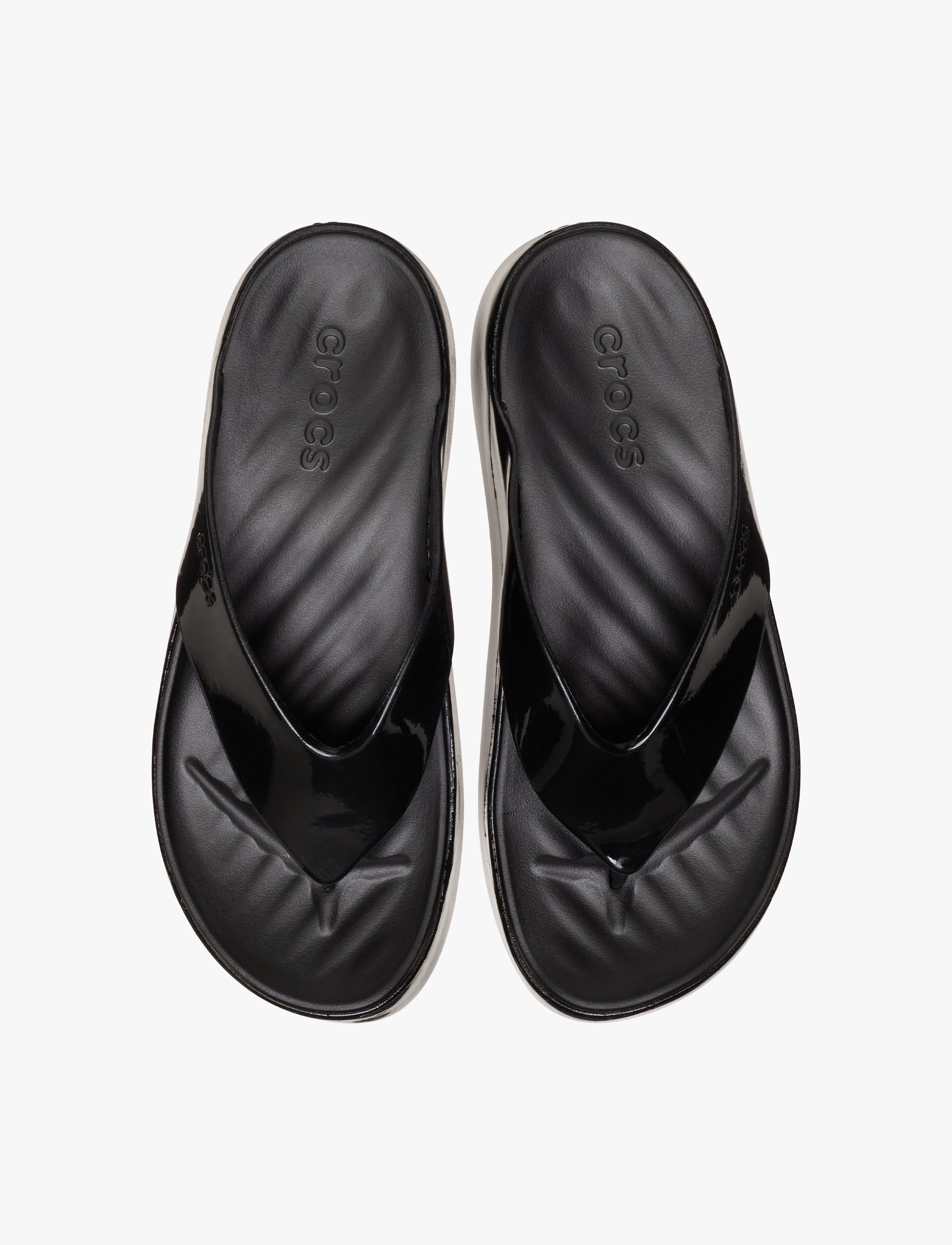 Crocs Getaway Platform Patent Flip - כפכפי אצבע קרוקס לנשים בצבע שחור