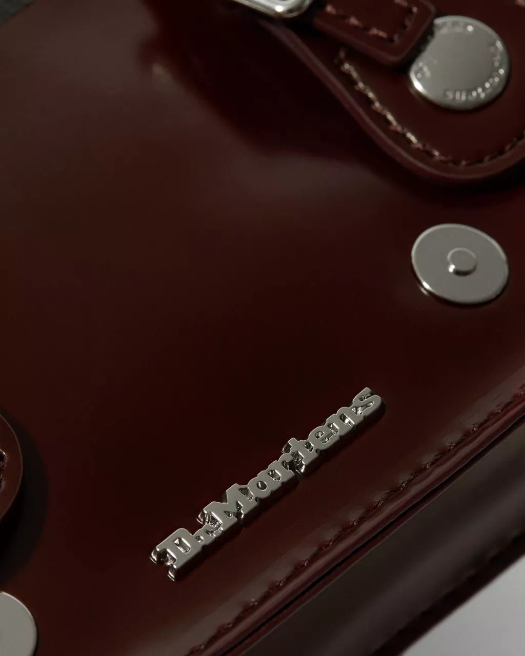 תיק ד"ר מרטינס 7 Inch Leather נשים