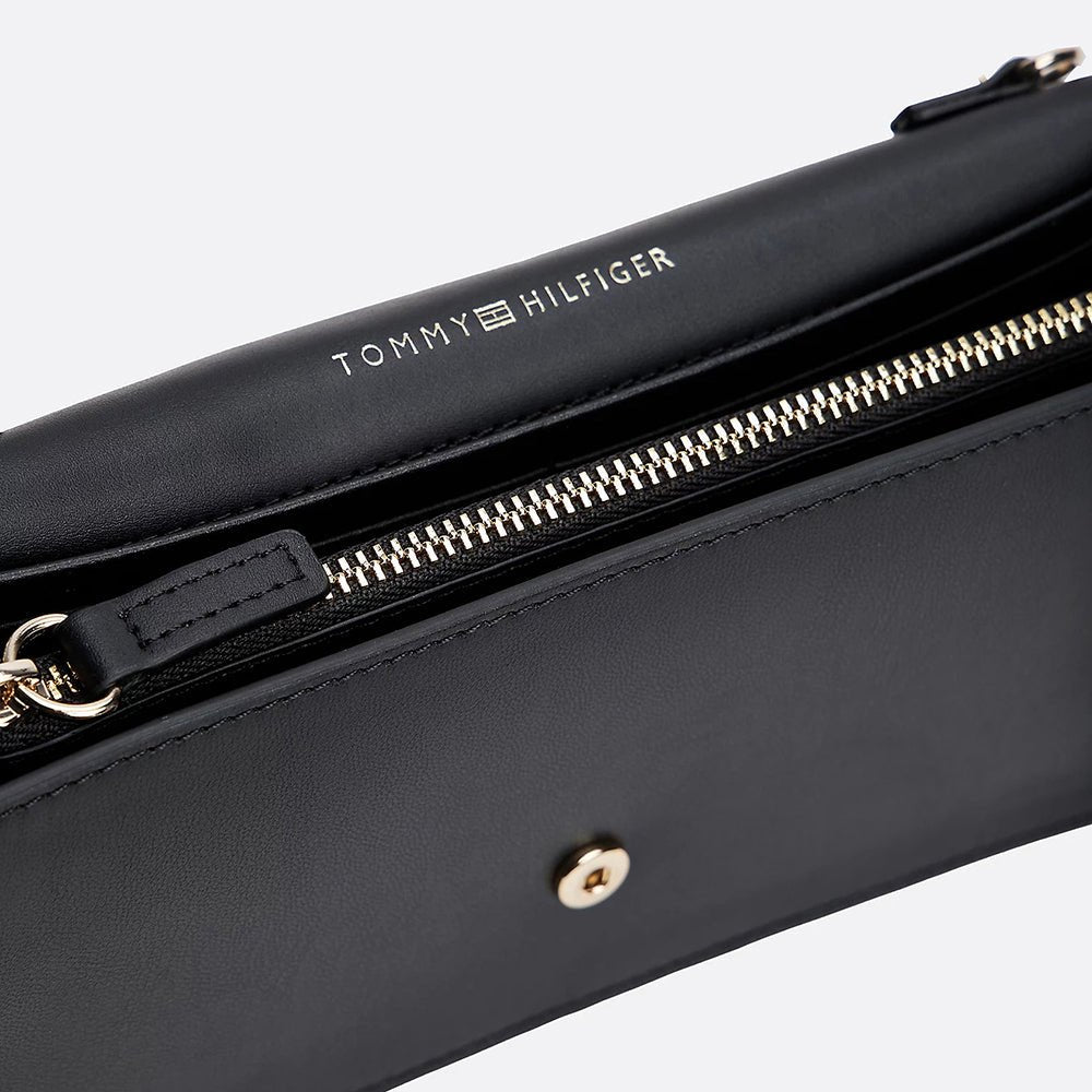 ארנק טומי הילפיגר Heritage Chain Strap Clutch נשים