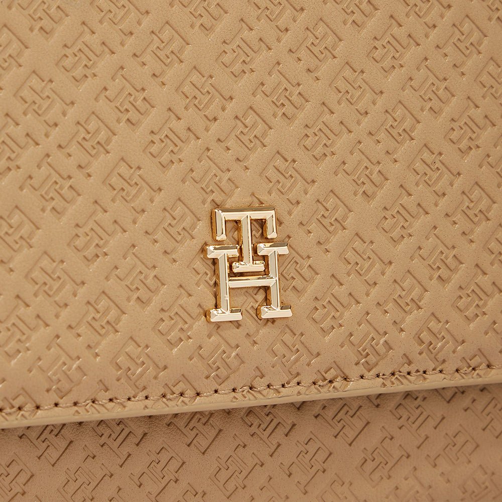 תיק טומי הילפיגר TH Monogram Debossed נשים
