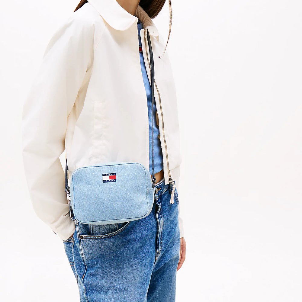 תיק טומי הילפיגר Essential Denim Crossbody Camera נשים