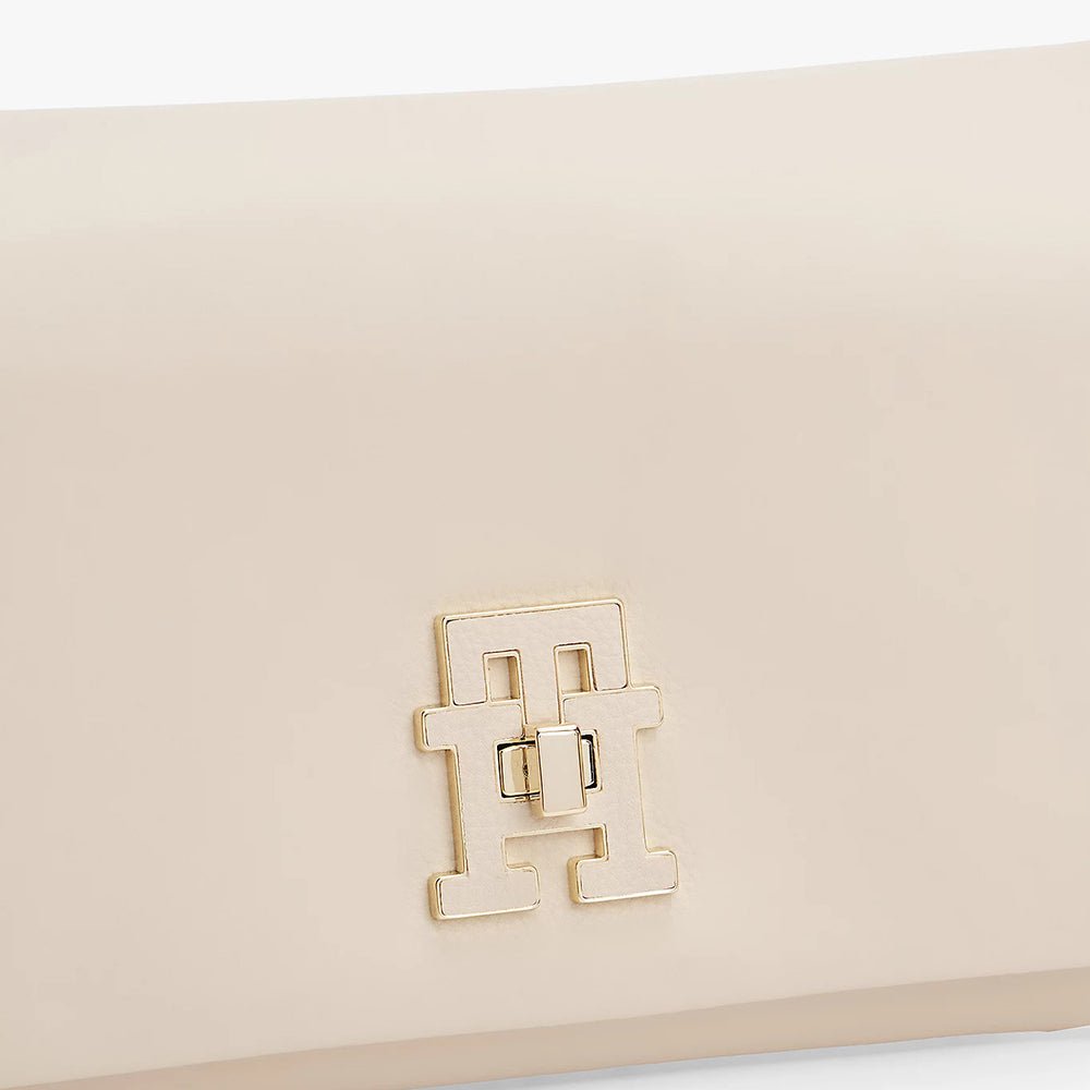 תיק טומי הילפיגר Modern Turn Lock Crossbody נשים