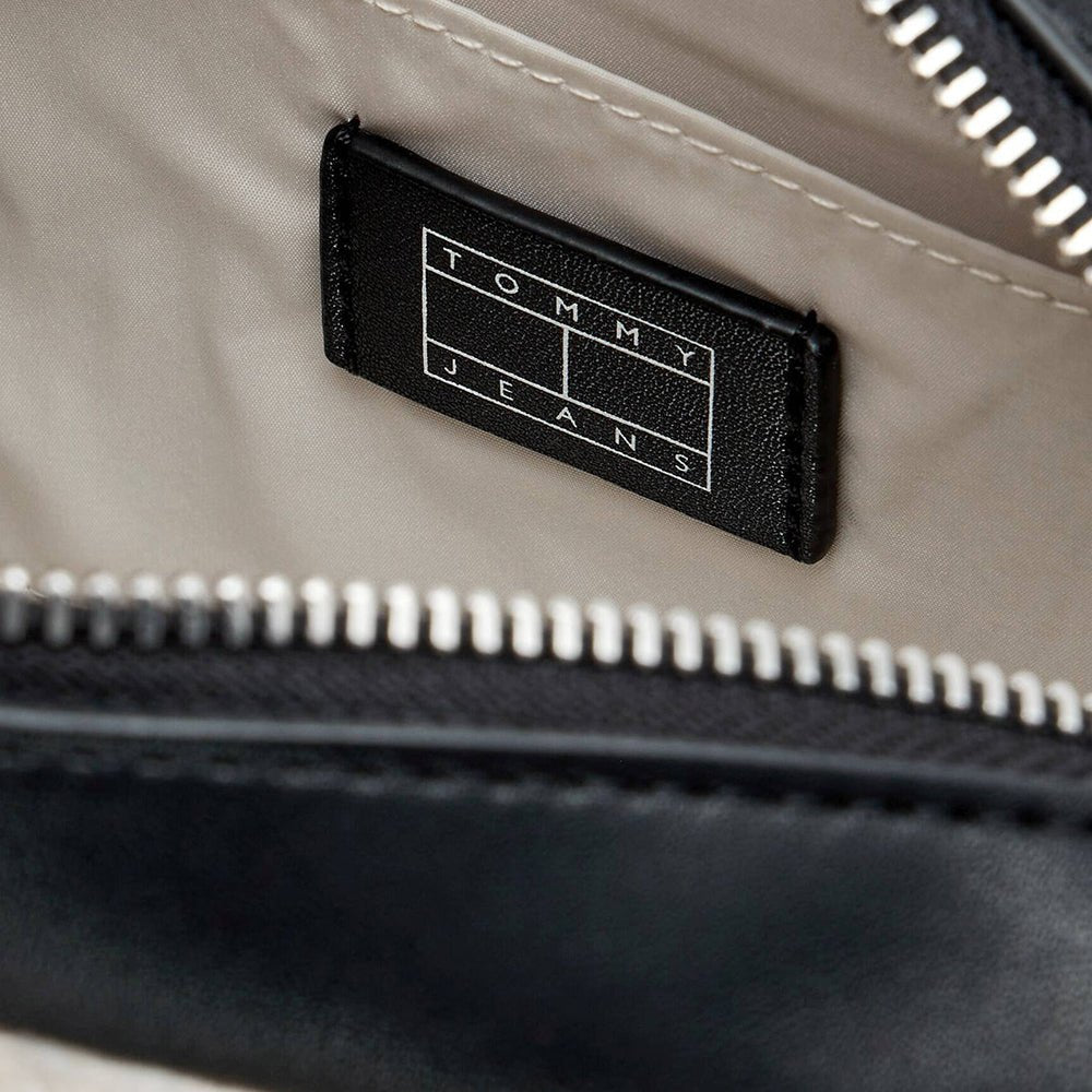 תיק טומי הילפיגר Cool Sherpa Camera נשים