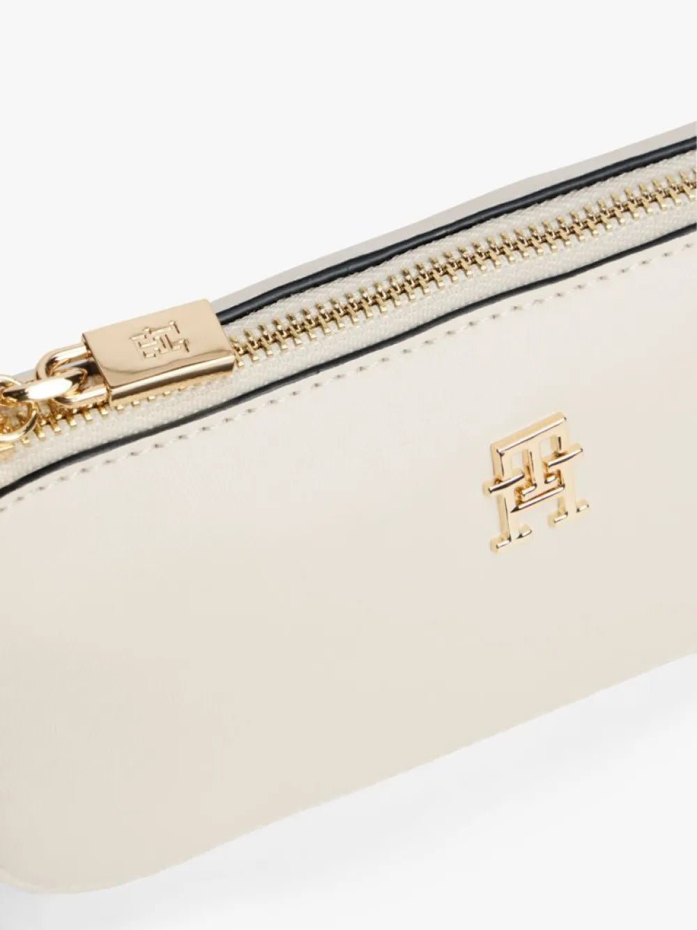 תיק טומי הילפיגר Monogram Chain Strap Crossbody נשים