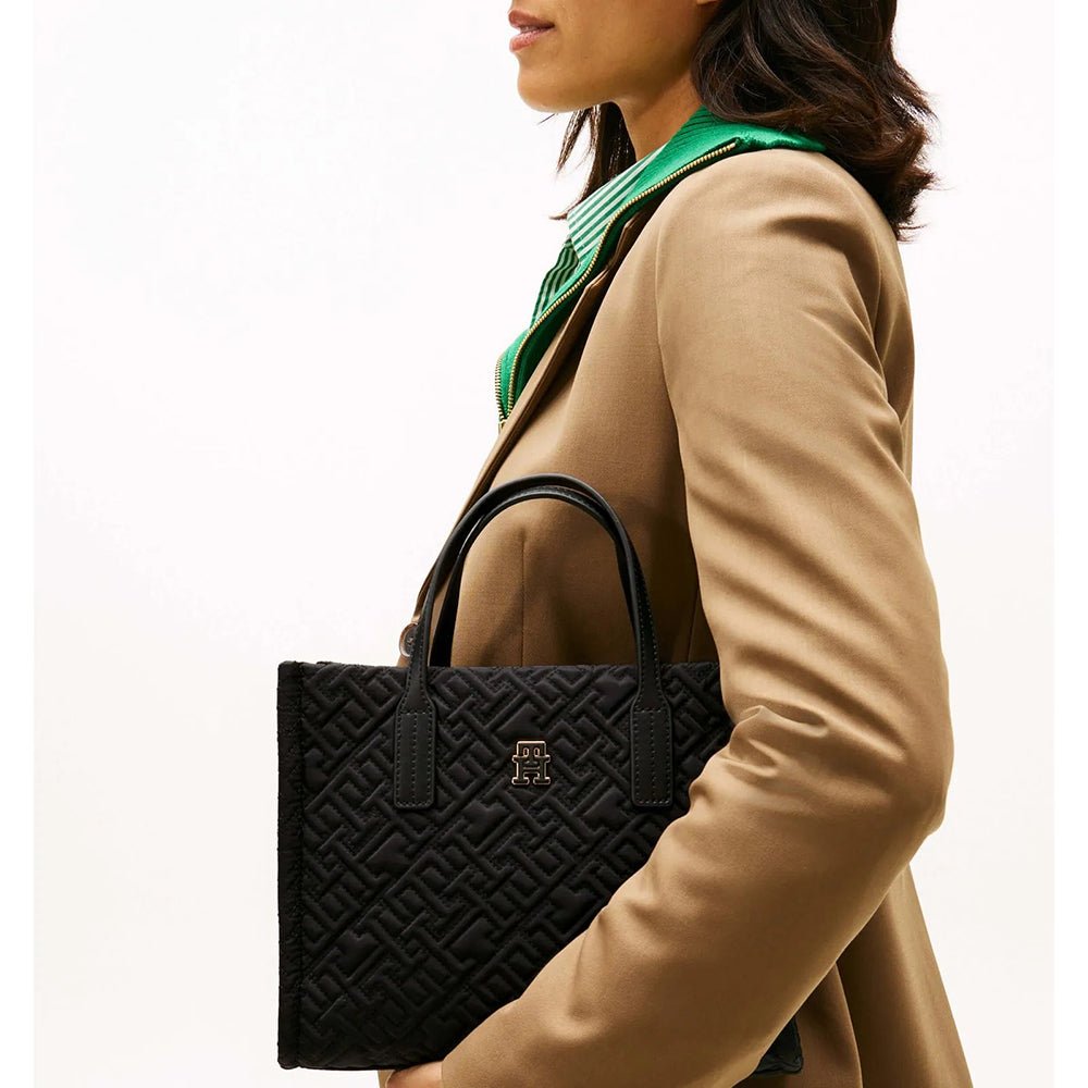 תיק טומי הילפיגר City Mini Tote Mono Nylon נשים