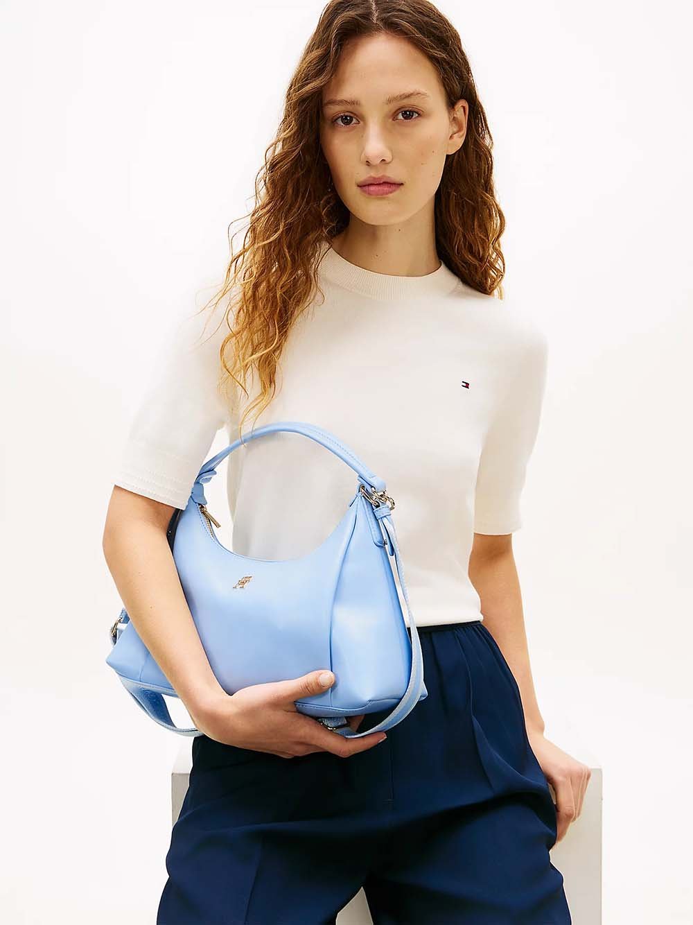 תיק טומי הילפיגר Essential Crossbody Shoulder נשים