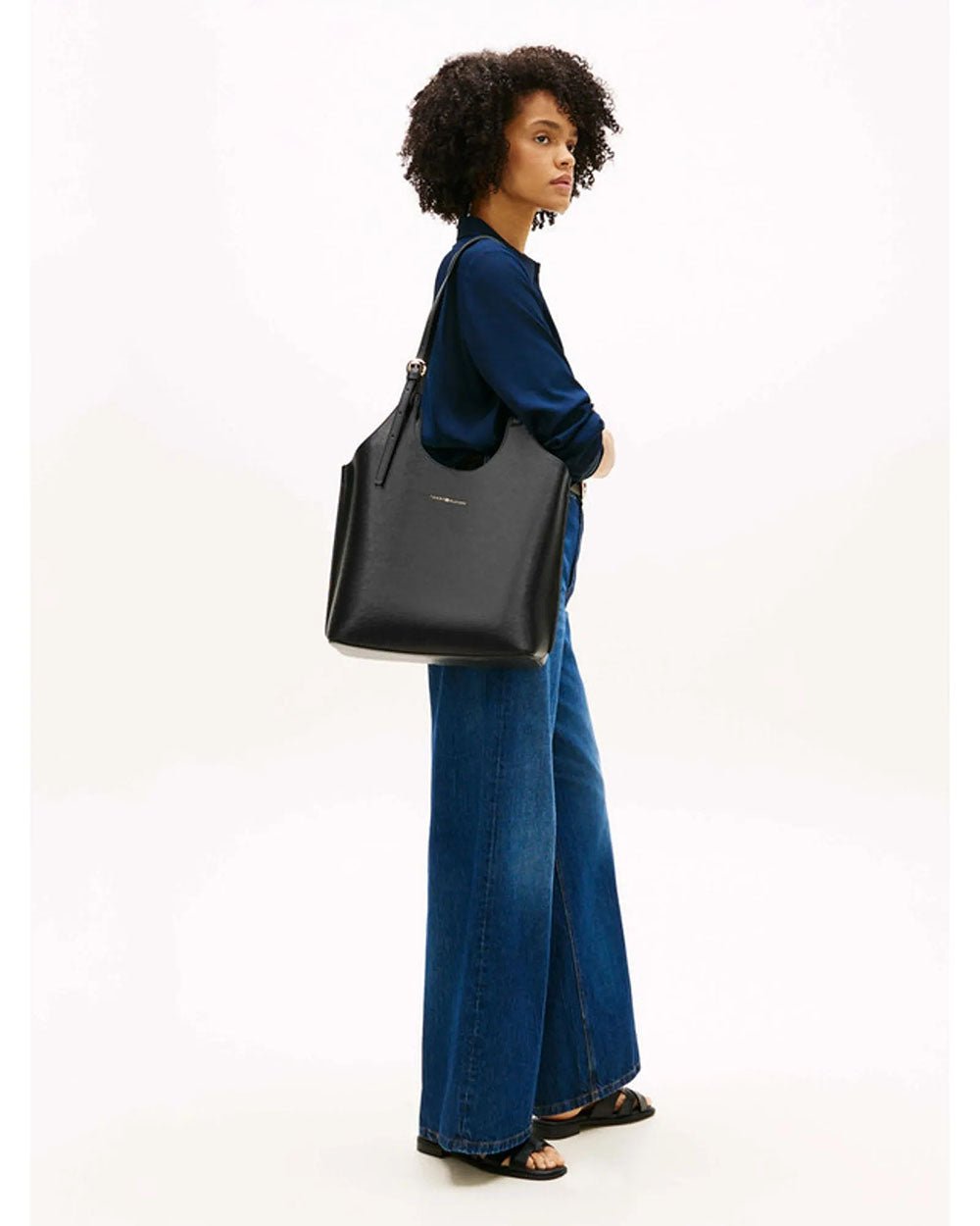 תיק טומי הילפיגר Slouchy Crossbody נשים
