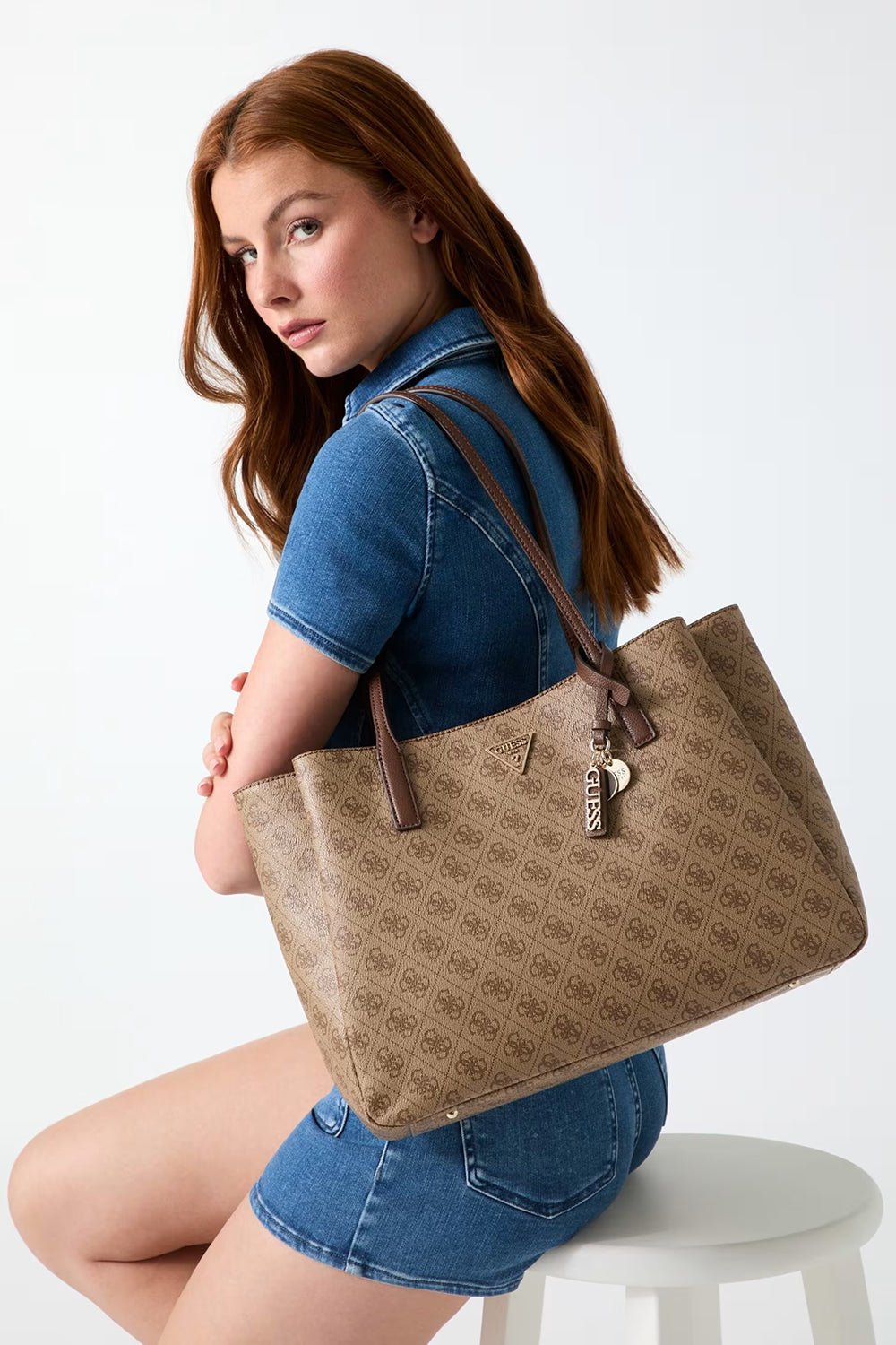 תיק Guess Noelle Ii Tech Tote נשים