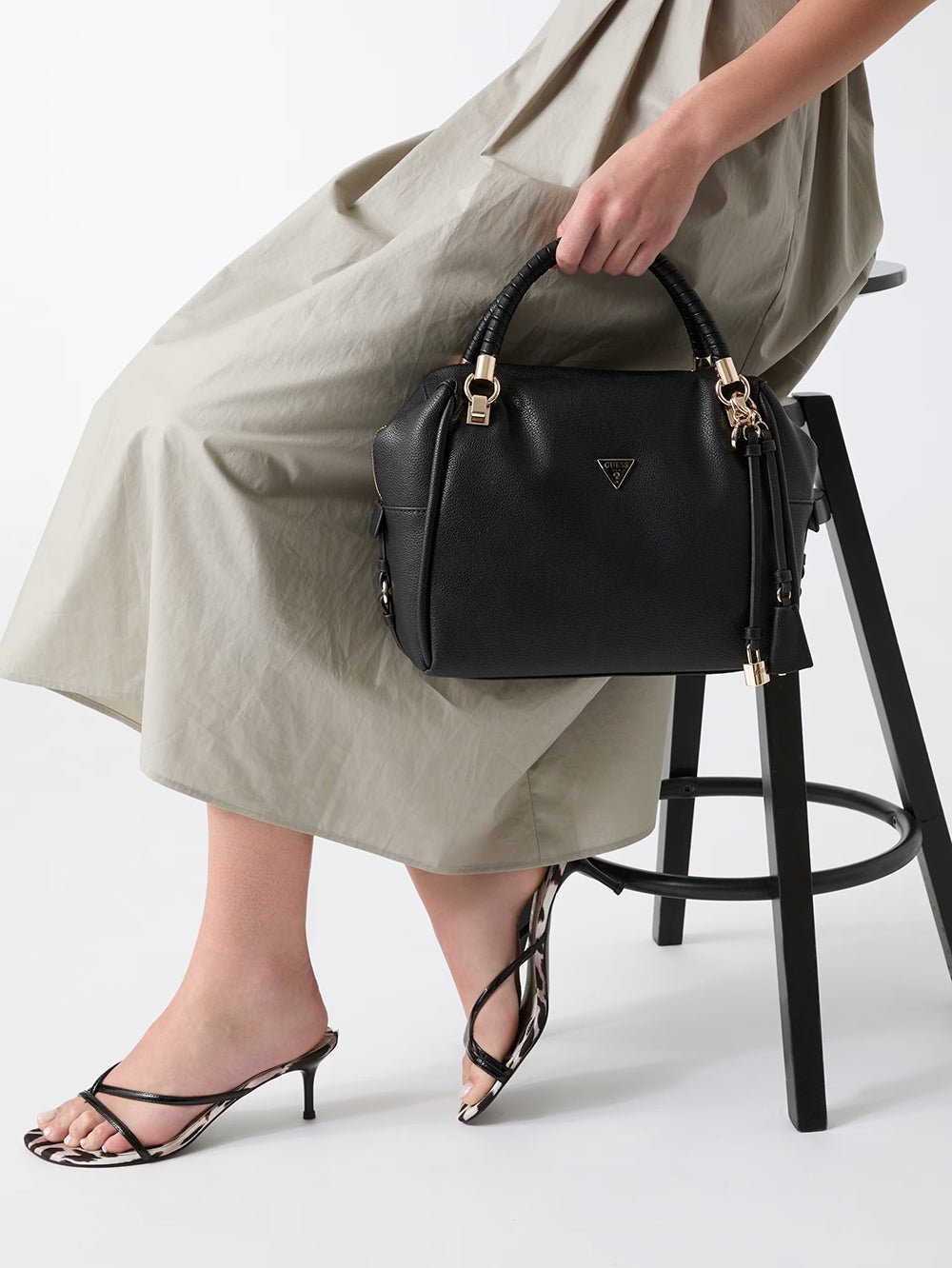 תיק Guess Danya Satchel נשים