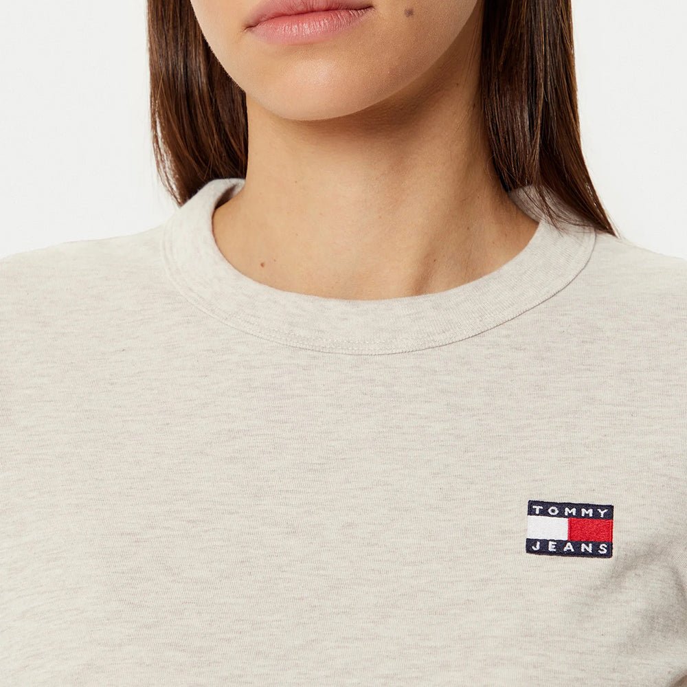 חולצת טישירט קצרה טומי הילפיגר Reg Badge Tee נשים