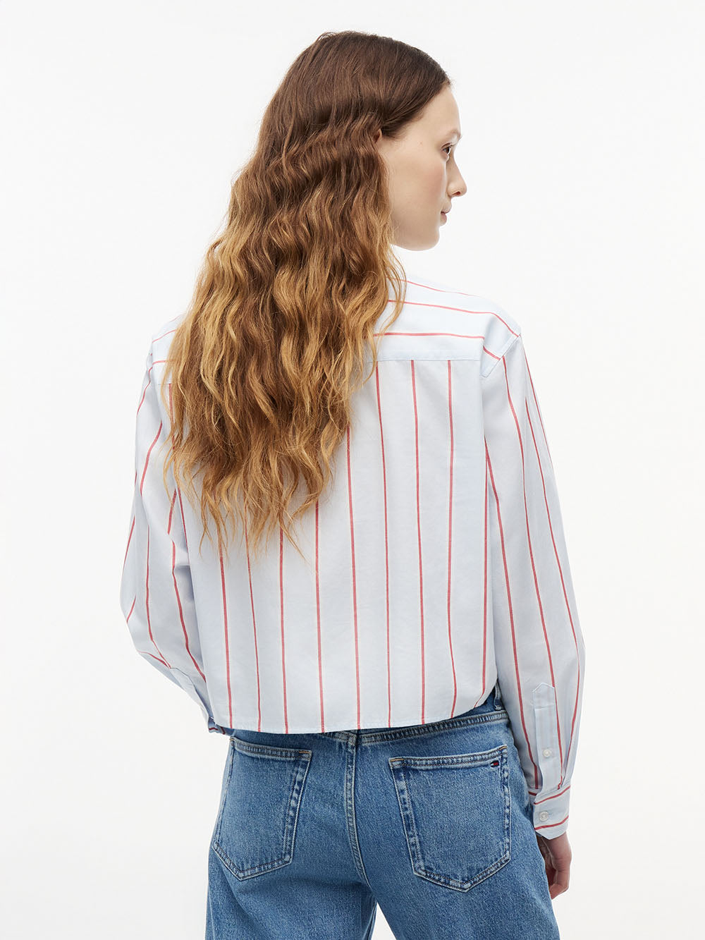 חולצה מכופתרת טומי הילפיגר Relaxed Fit Twill Cropped נשים