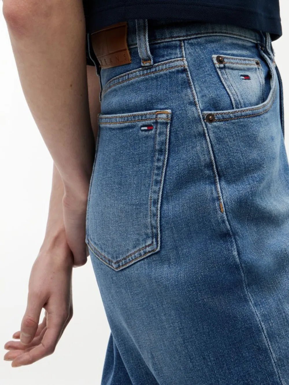 ג'ינס טומי הילפיגר Ltra High Rise Tapered Mom נשים