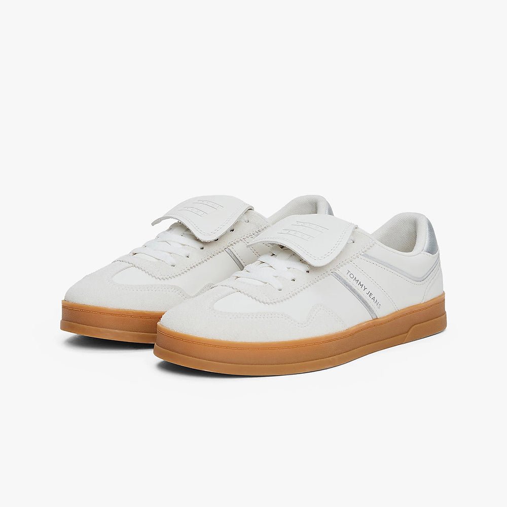 נעלי טומי הילפיגר The Greenwich Metallic Leather Trainers נשים