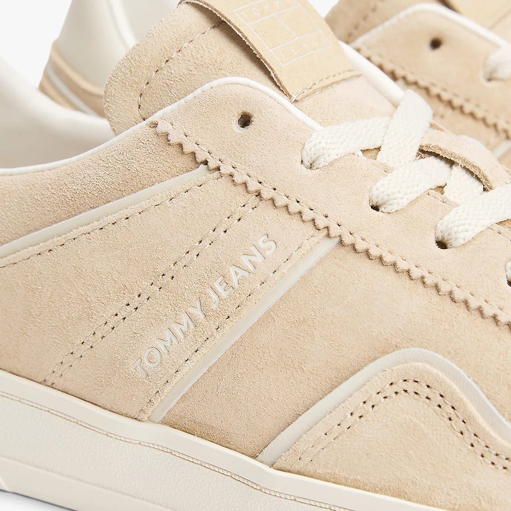 נעלי טומי הילפיגר The Greenwich Suede Trainers נשים