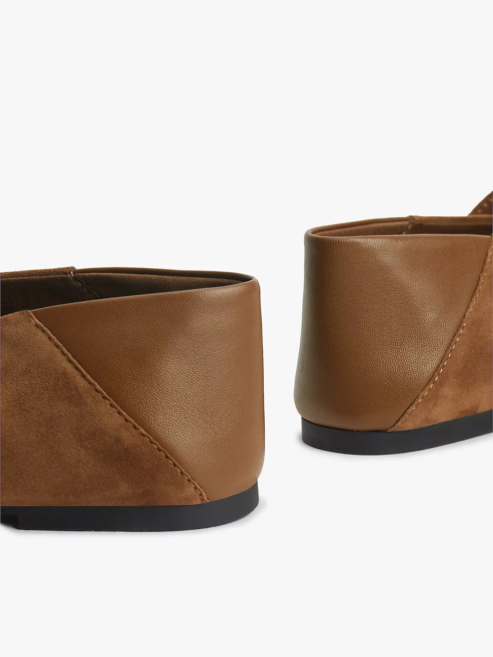 נעלי טומי הילפיגר Suede Buckle Square Toe Ballerinas נשים