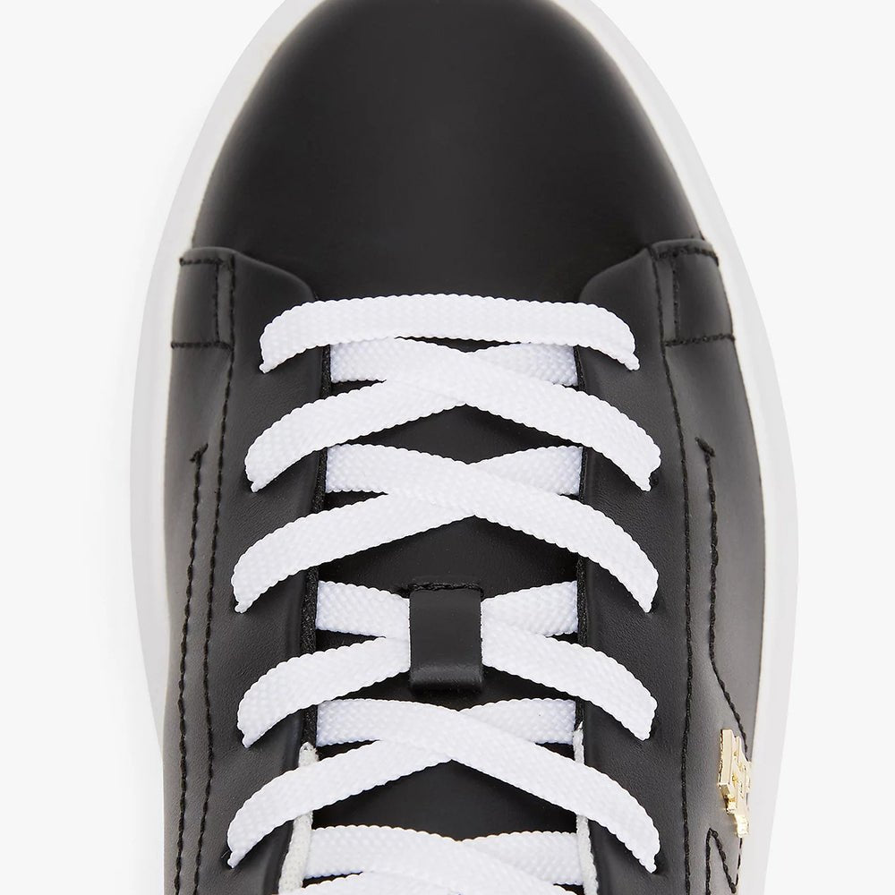 נעלי טומי הילפיגר Leather TH Monogram Court Trainers נשים