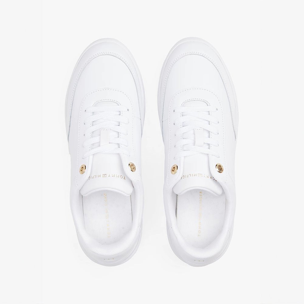 נעלי טומי הילפיגר Leather Gold-Tone Trim Court Trainers נשים