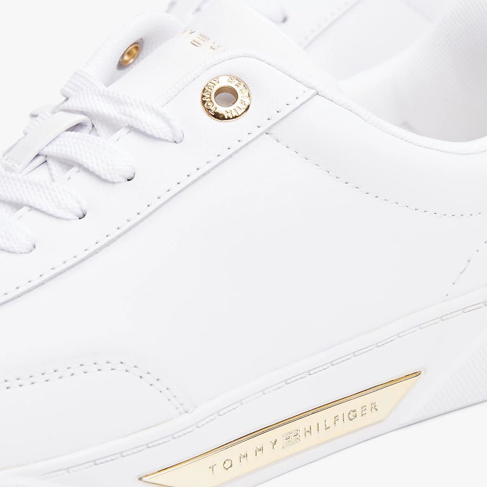נעלי טומי הילפיגר Leather Gold-Tone Trim Court Trainers נשים