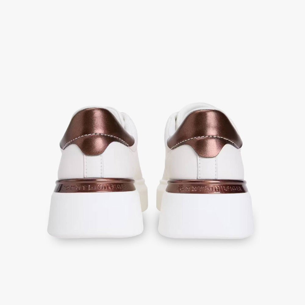 נעלי טומי הילפיגר Chic Platform נשים