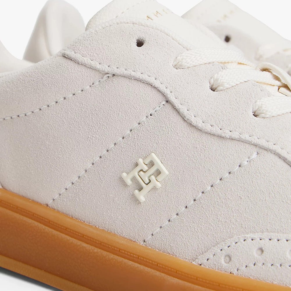 נעלי טומי הילפיגר Heritage Suede Trainers נשים