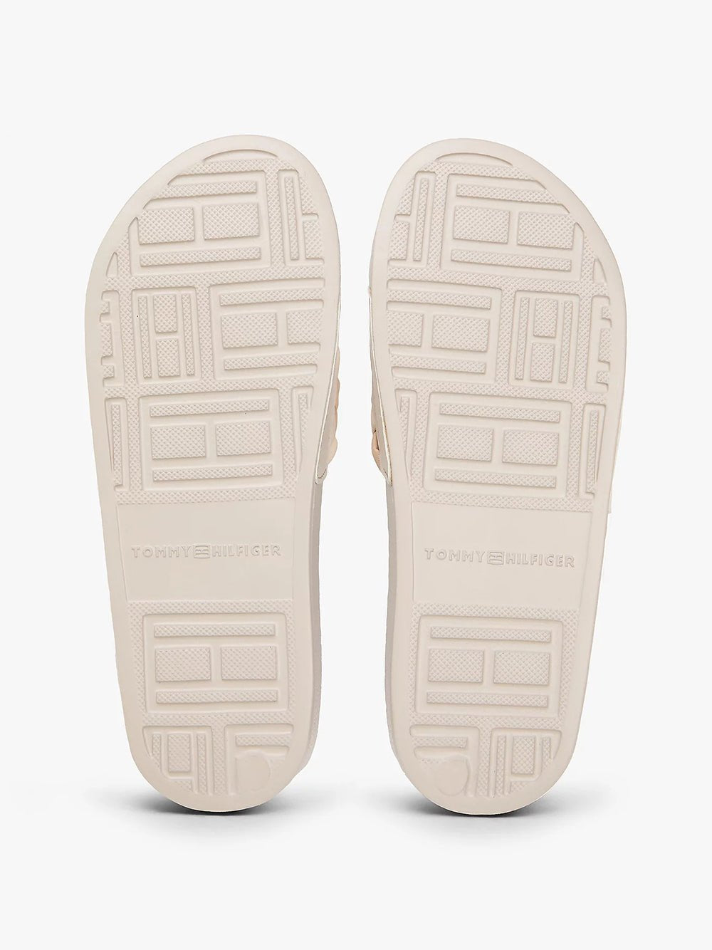 כפכפי טומי הילפיגר Monogram Braided Strap Pool Slides נשים