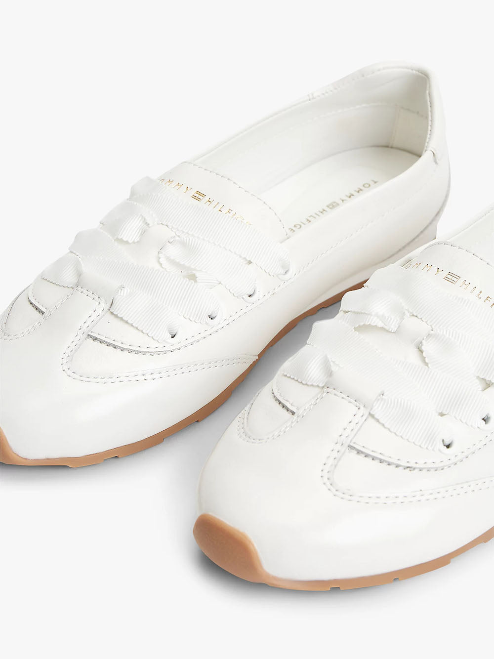נעלי טומי הילפיגר Monogram Leather Ballet Trainers נשים