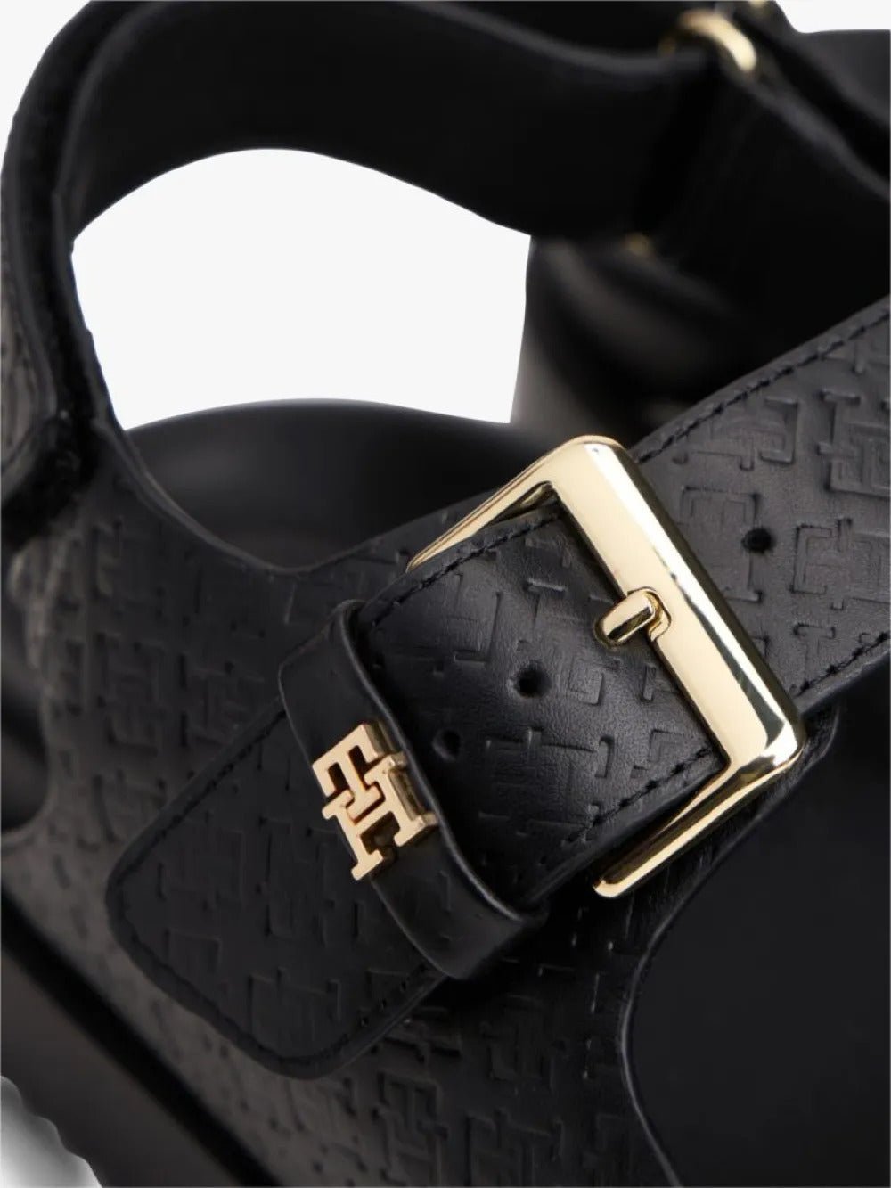 סנדלי טומי הילפיגר Leather TH Monogram Buckle Cleat נשים
