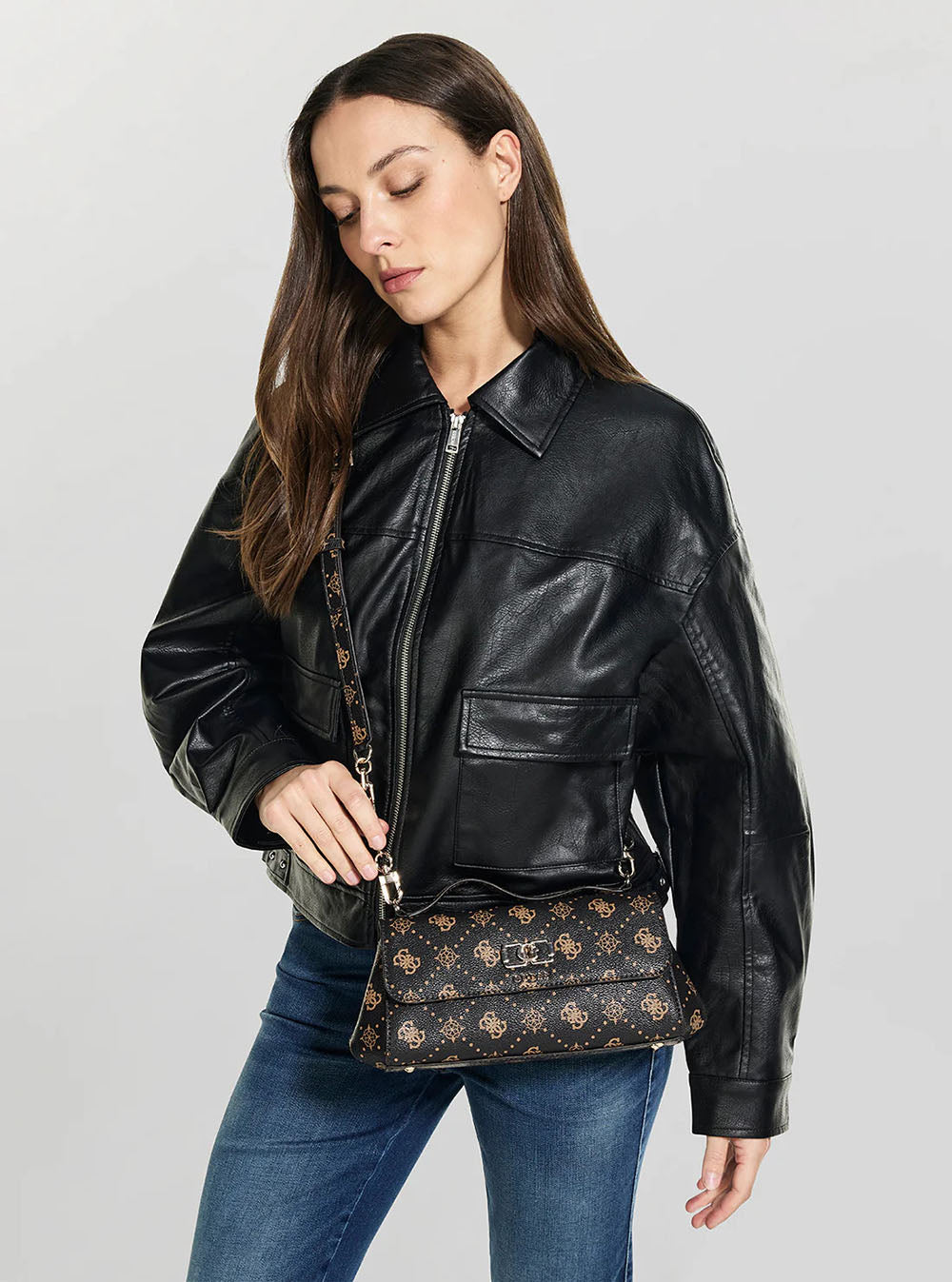 תיק Guess Emelie Logo Flap Crossbody נשים