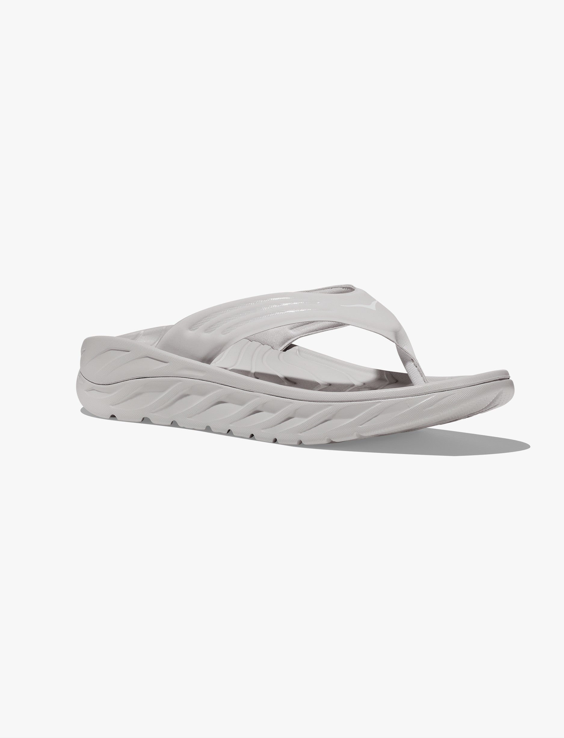 Hoka Ora Recovery Flip - כפכפי התאוששות אורה הוקה איכותיים בצבע אפור/לבן לגברים