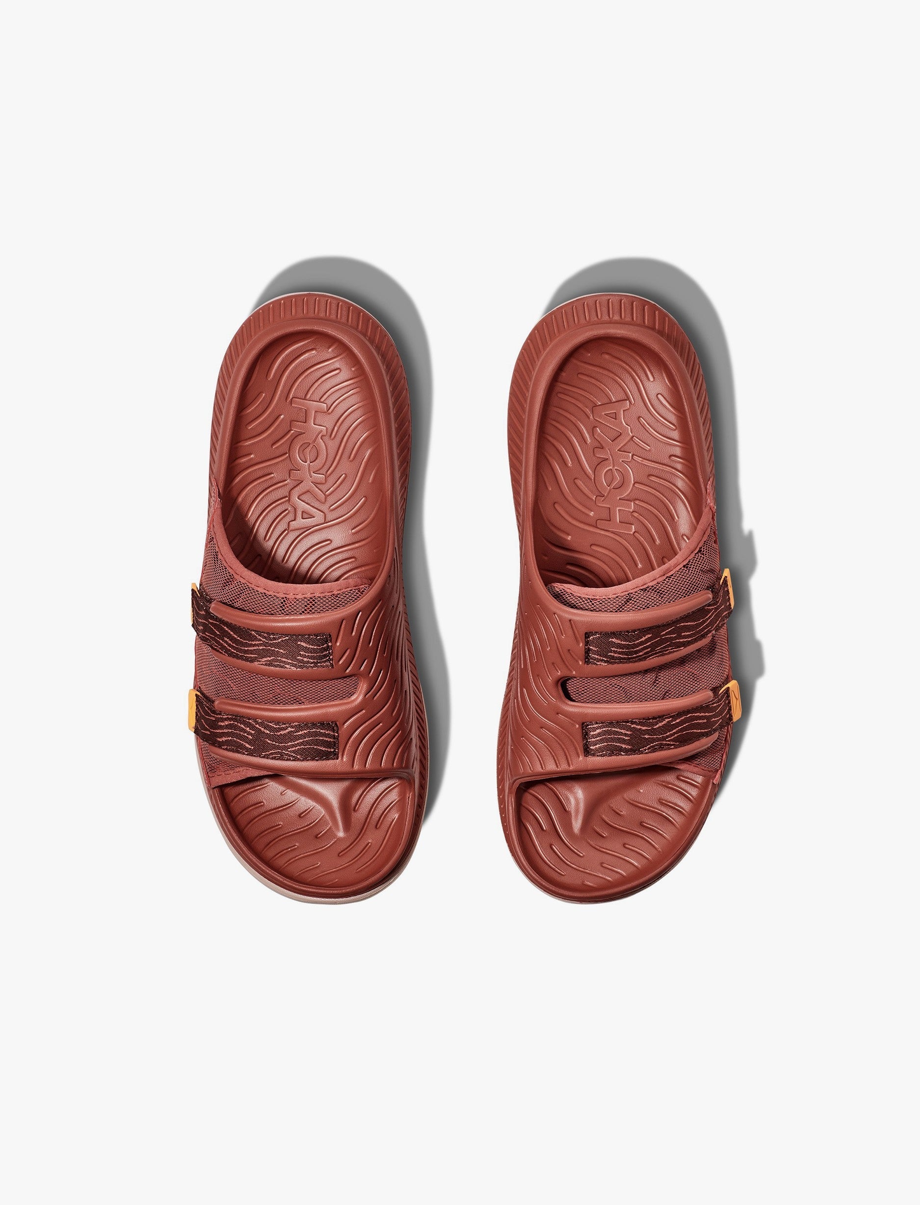 HOKA ORA LUXE - כפכפי אורה לוקס הוקה בצבע אדום חם/אפרסק כהה