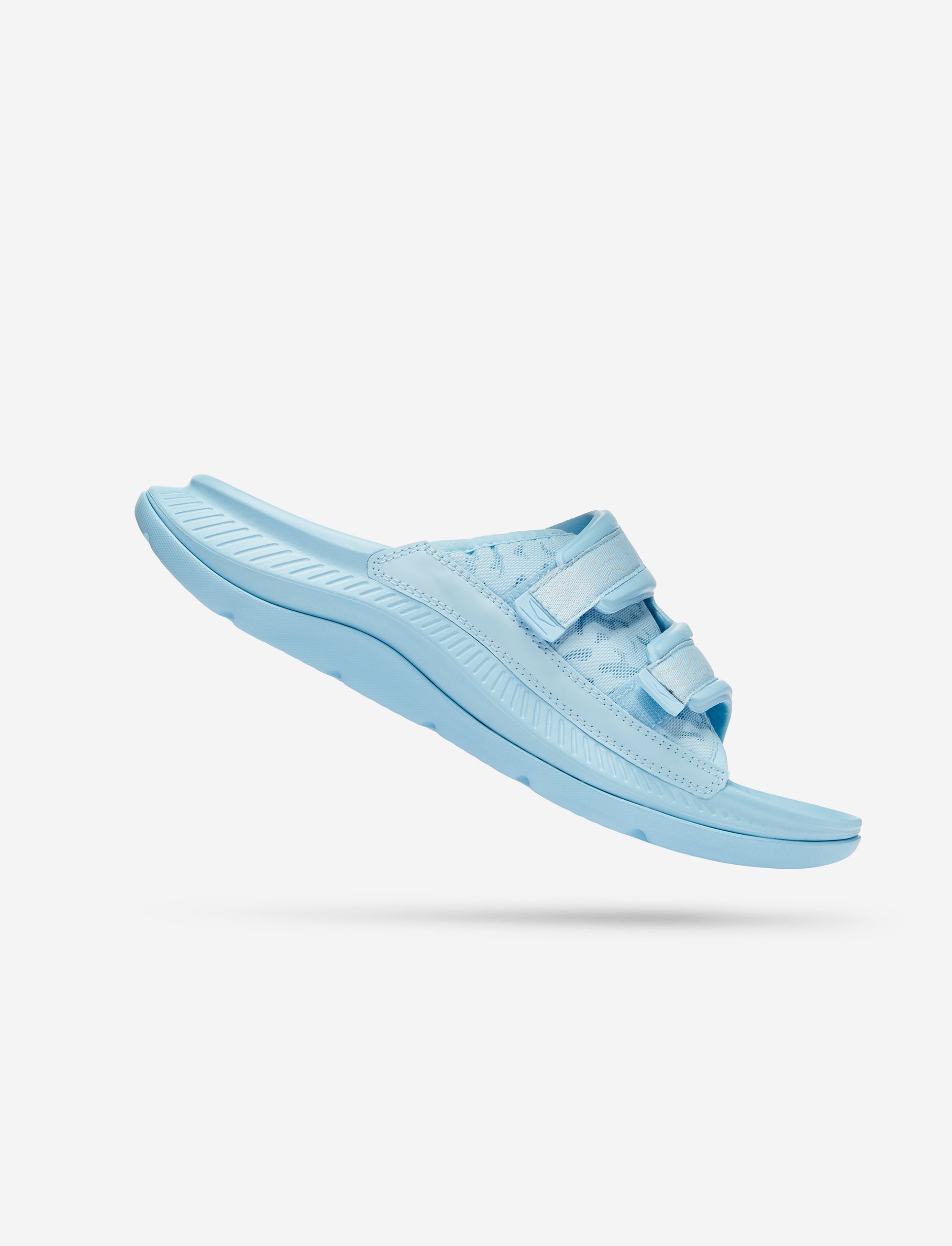 HOKA ORA LUXE U - כפכפי אורה לוקס הוקה בצבע תכלת/כחול אייס