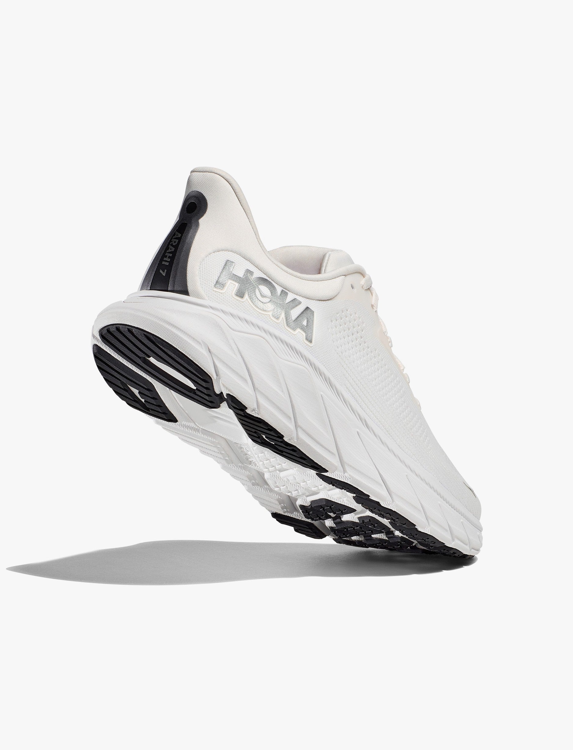 HOKA Arahi 7 - נעלי ספורט גברים הוקה ארהי 7 בצבע לבן/אפרפר