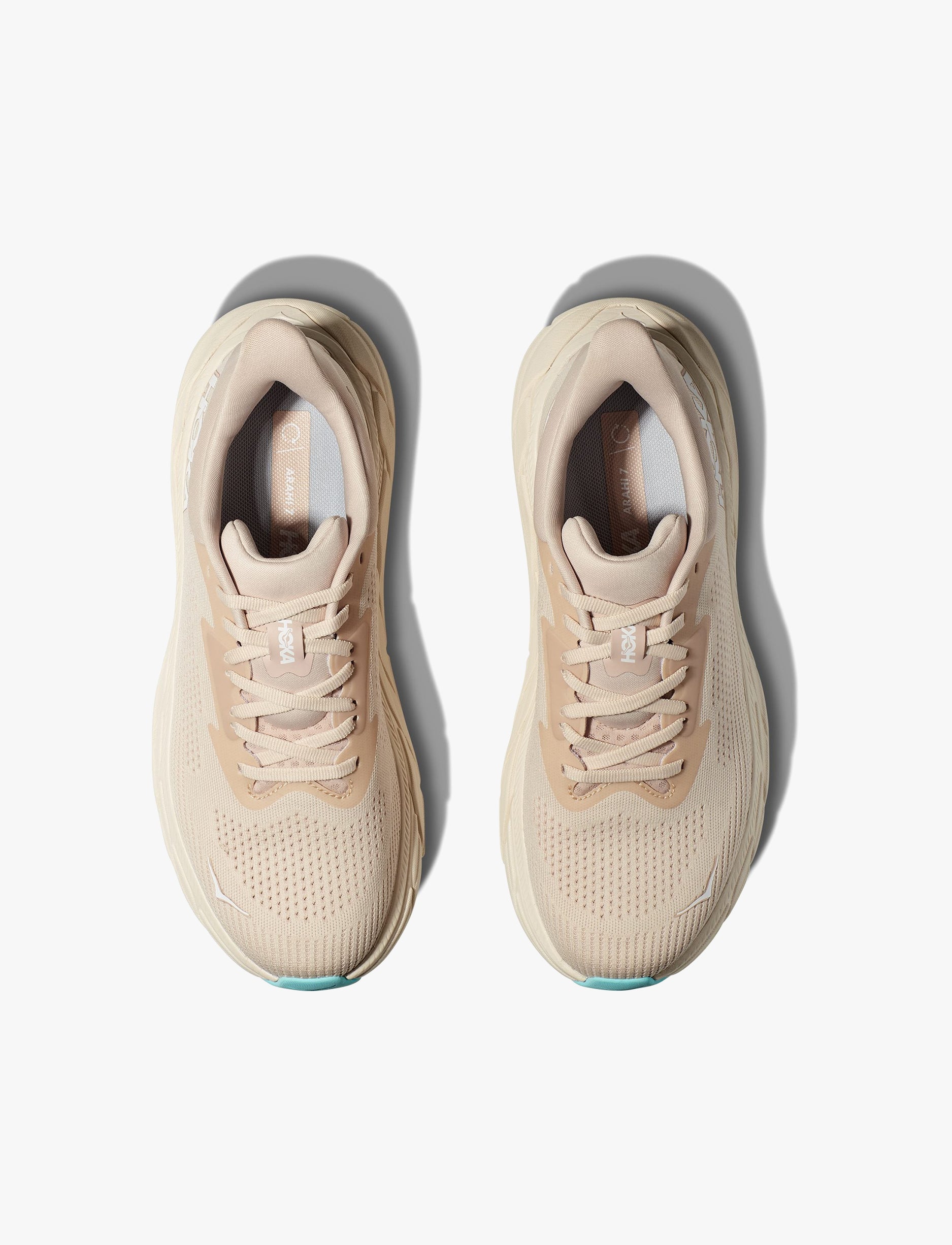 HOKA Arahi 7 - נעלי ספורט נשים הוקה ארהי 7 בצבע וניל/קרם