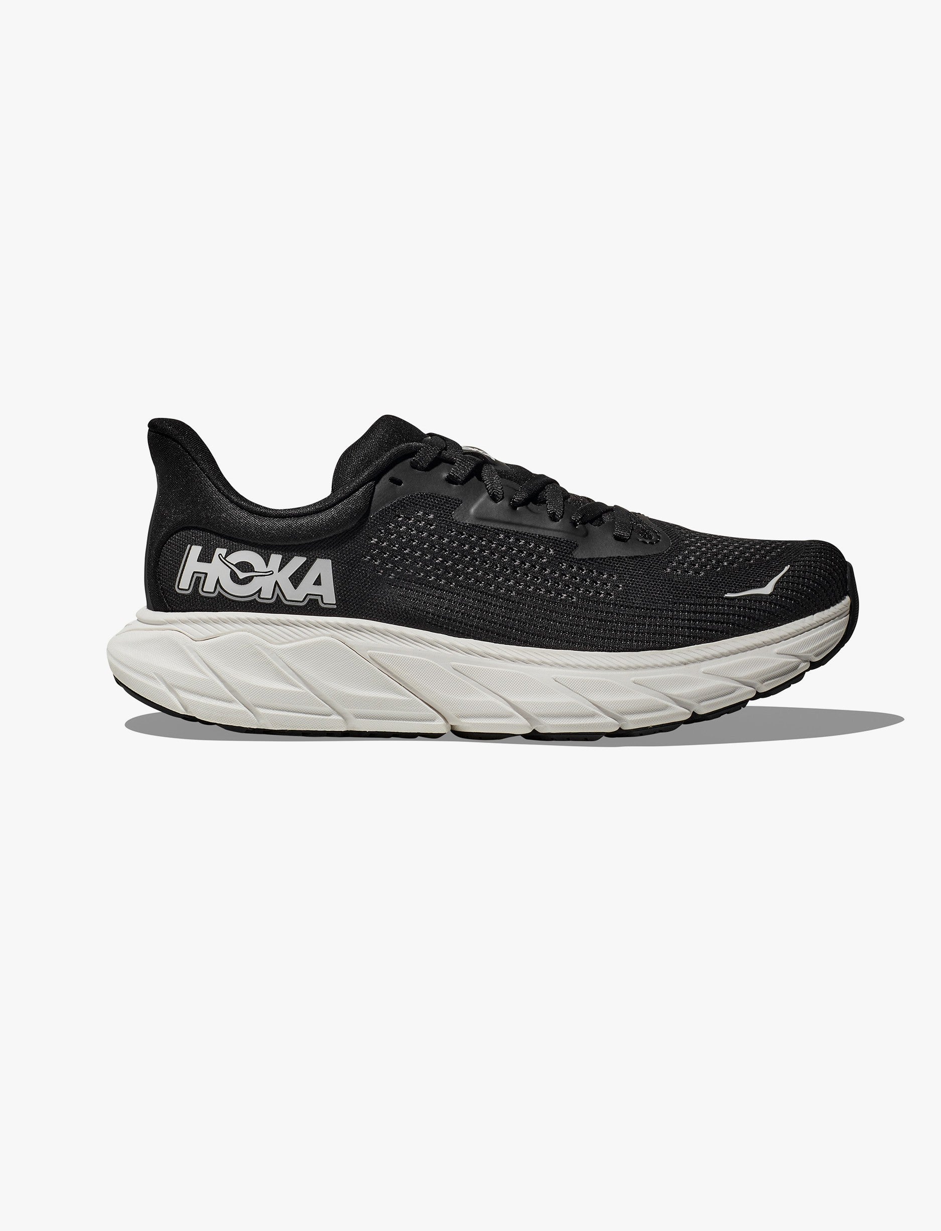 HOKA Arahi Wide 7 - נעלי ספורט נשים הוקה ארהי 7 רחבות בצבע שחור/לבן
