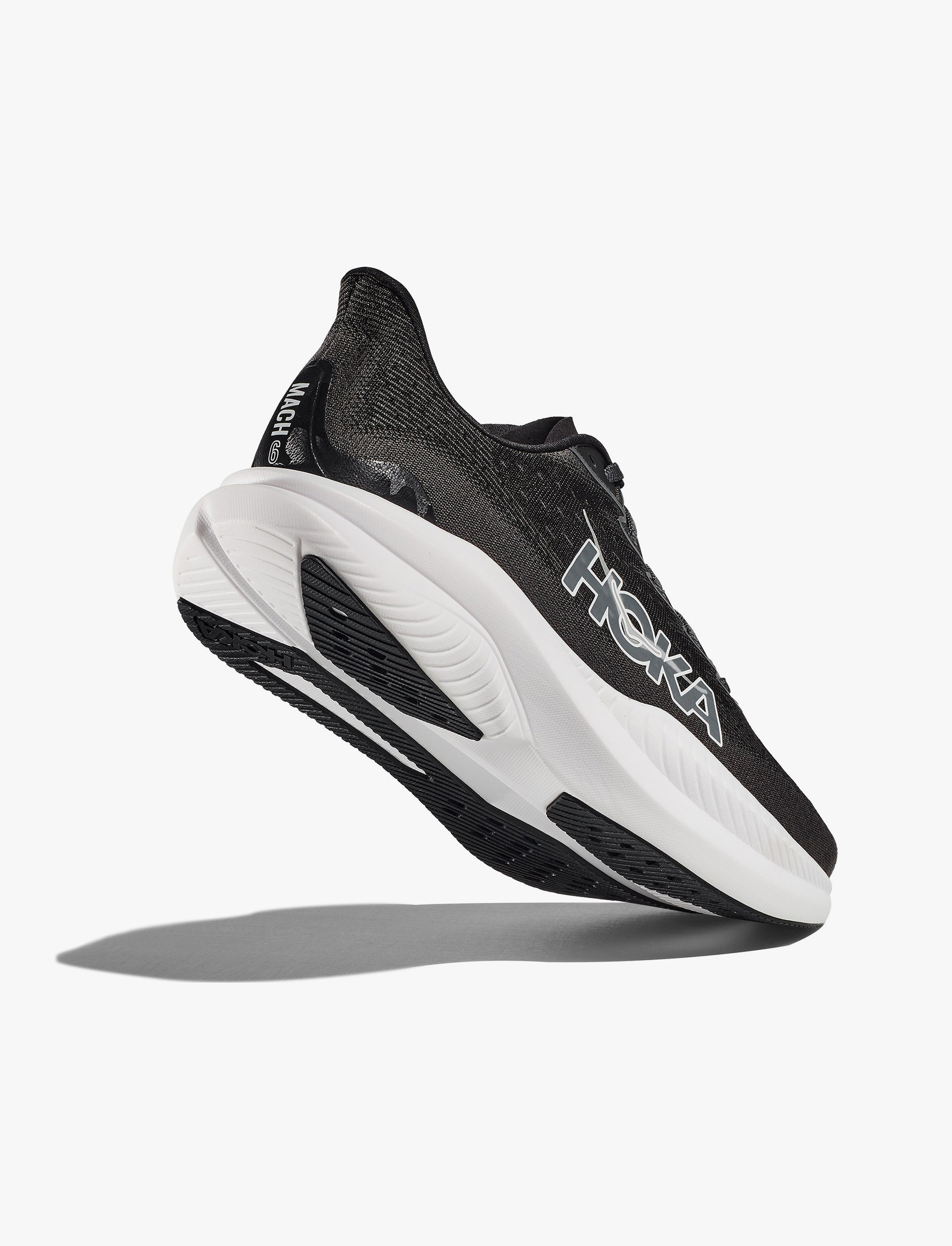 MACH 6 WIDE - נעלי ספורט הוקה לנשים מאך 6 רחבות בצבע שחור/לבן