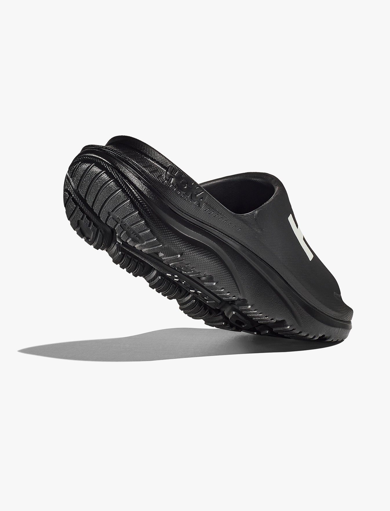 HOKA ORA ATHLETIC SLIDE - כפכפי אורה אתלטיקס סלייד בצבע שחור/לבן