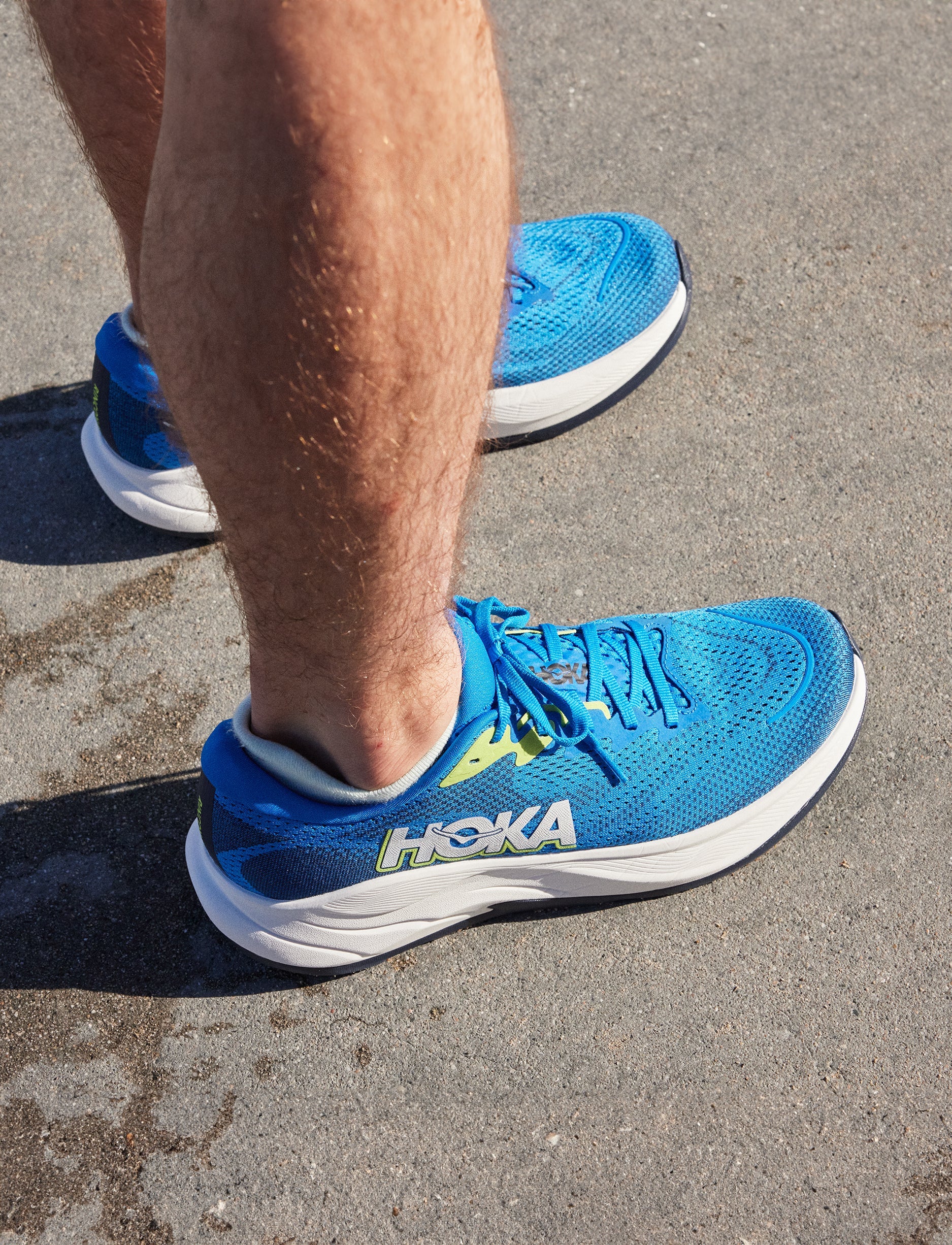 נעלי ספורט לגברים הוקה רינקון Hoka Rincon 4 - 4 בצבע קובלט/נייבי