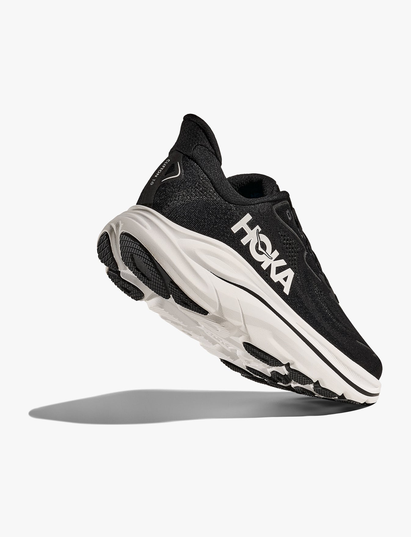 HOKA CLIFTON 10 - נעלי ספורט נשים הוקה קליפטון 10 בצבע שחור/לבן